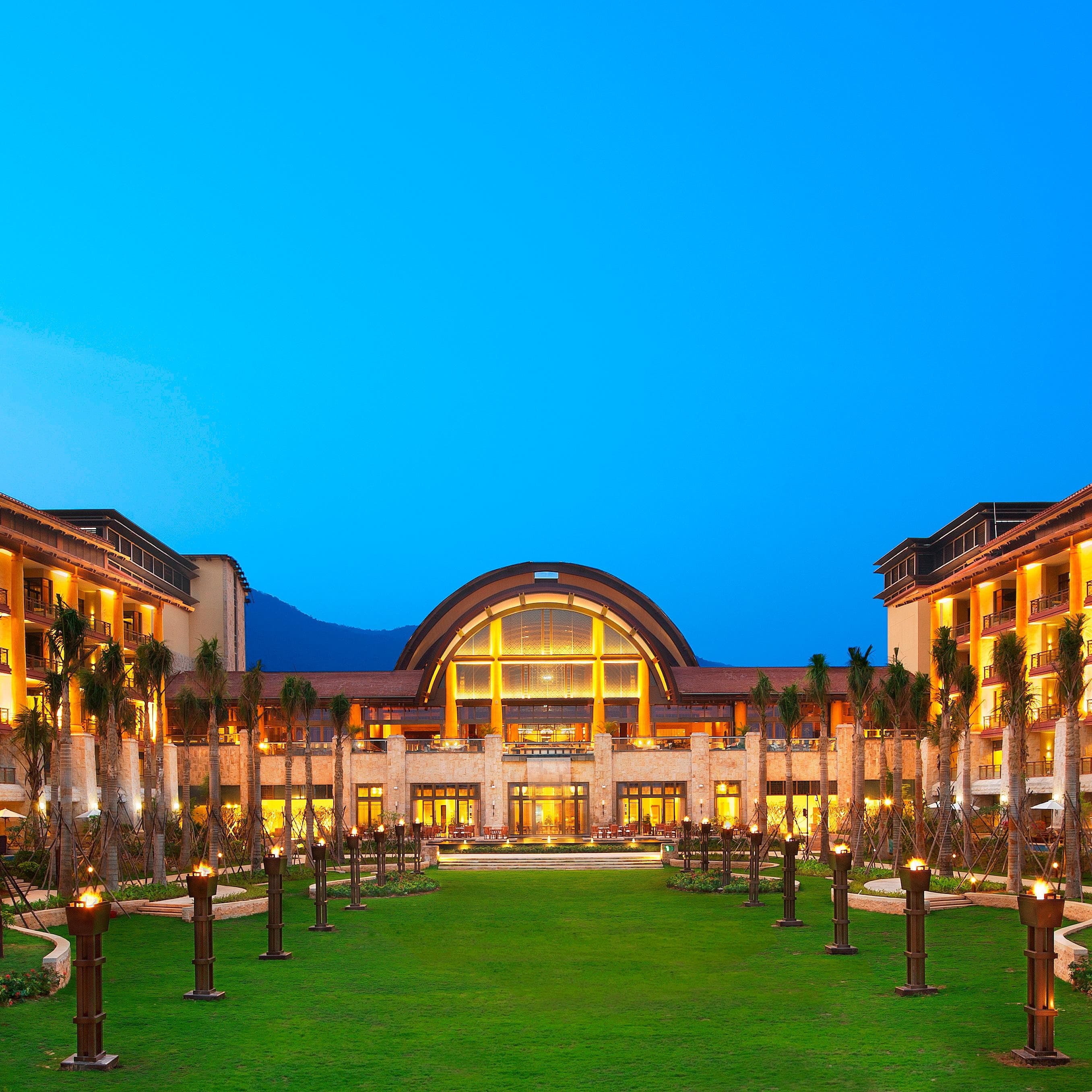The St. Regis Sanya Yalong Bay Resort - Image 1