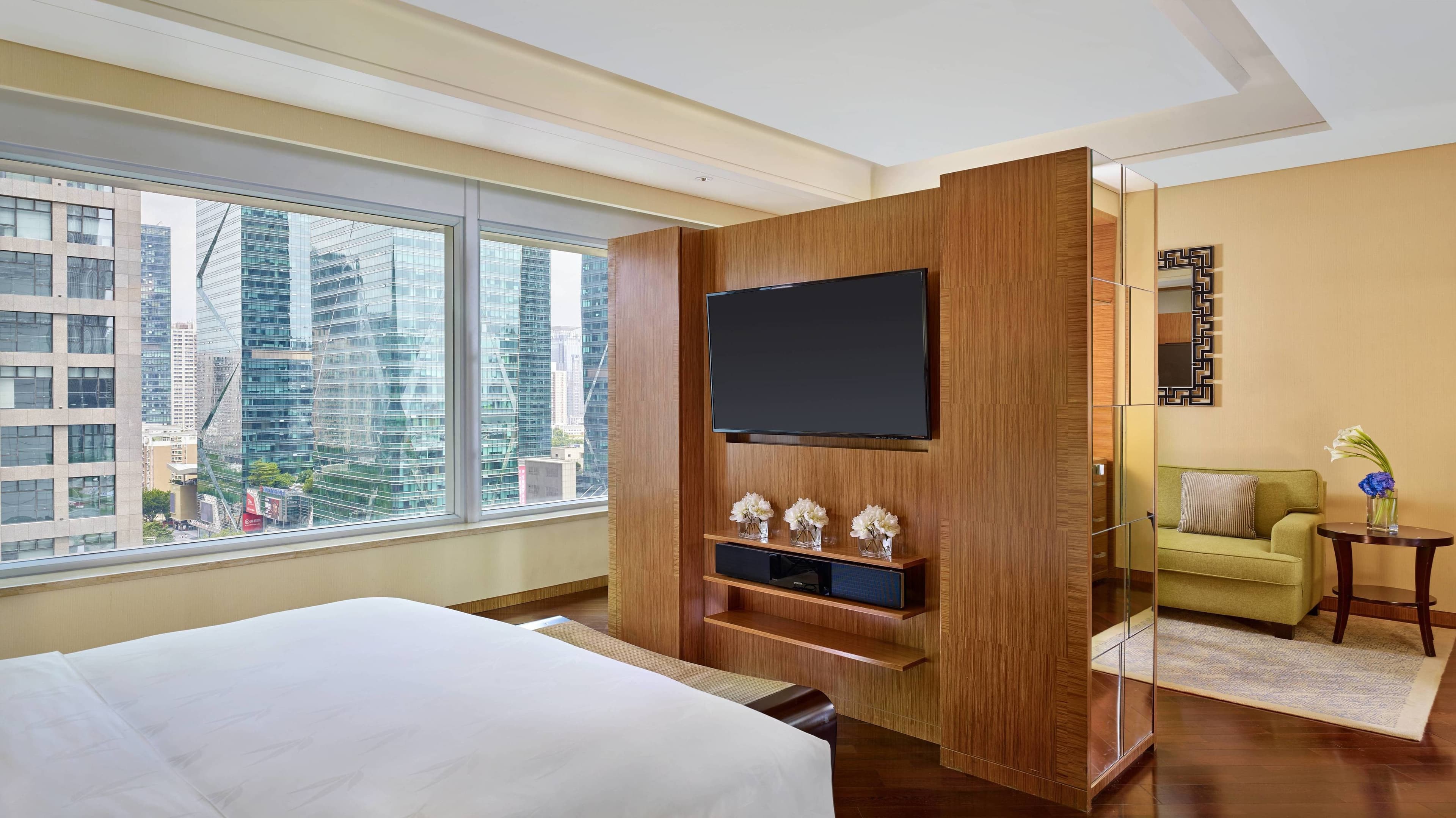 The Ritz-Carlton, Shenzhen - Image 2