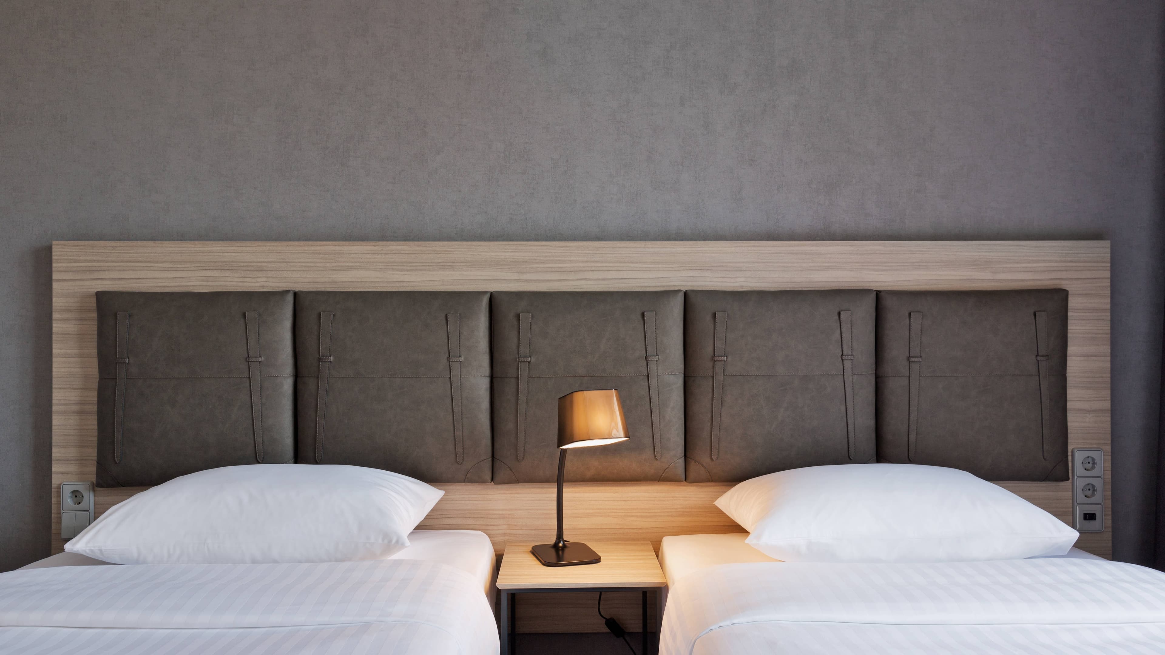 Moxy Twin Sleeper - Image 2
