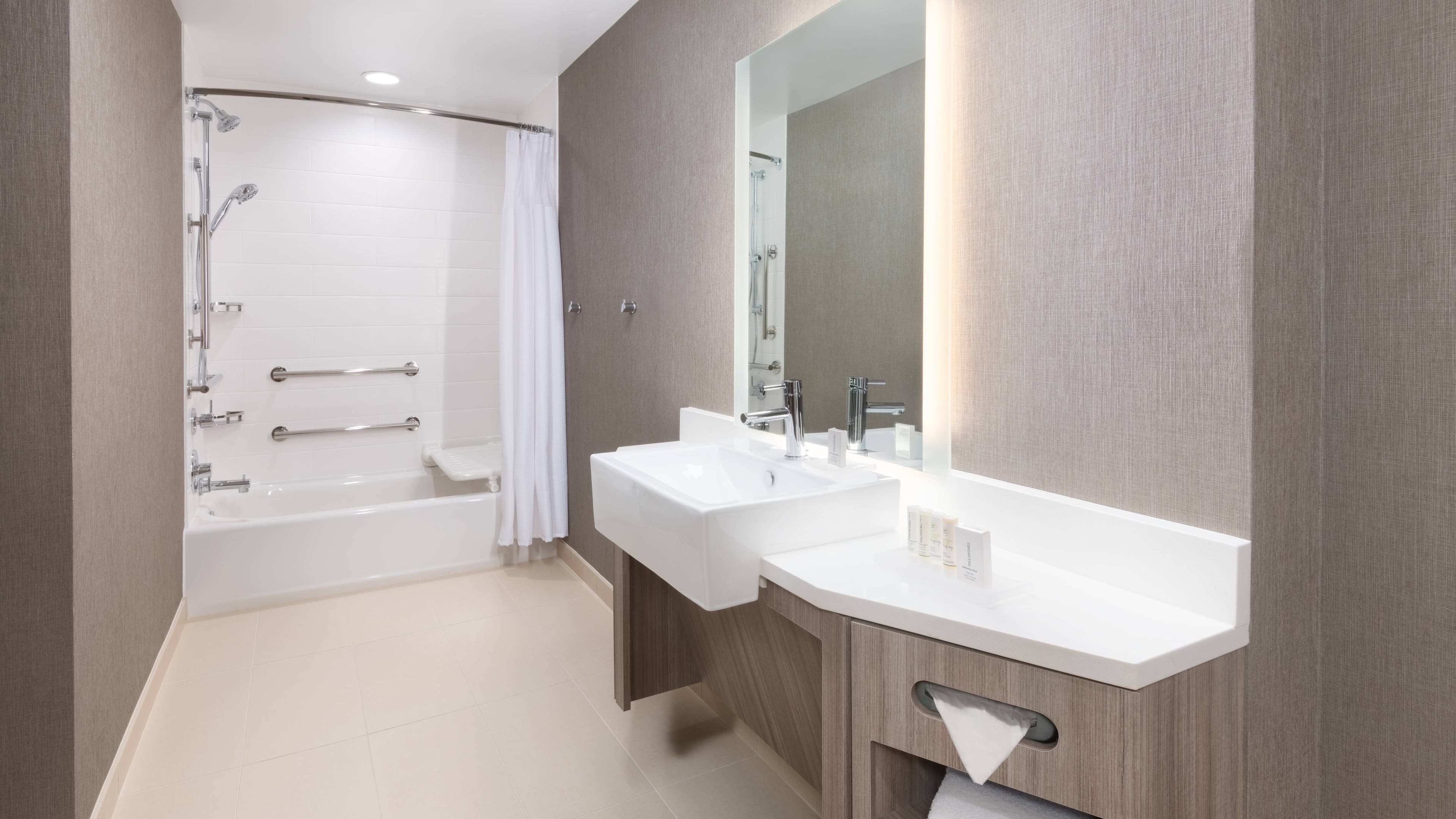 Suite - Image 9