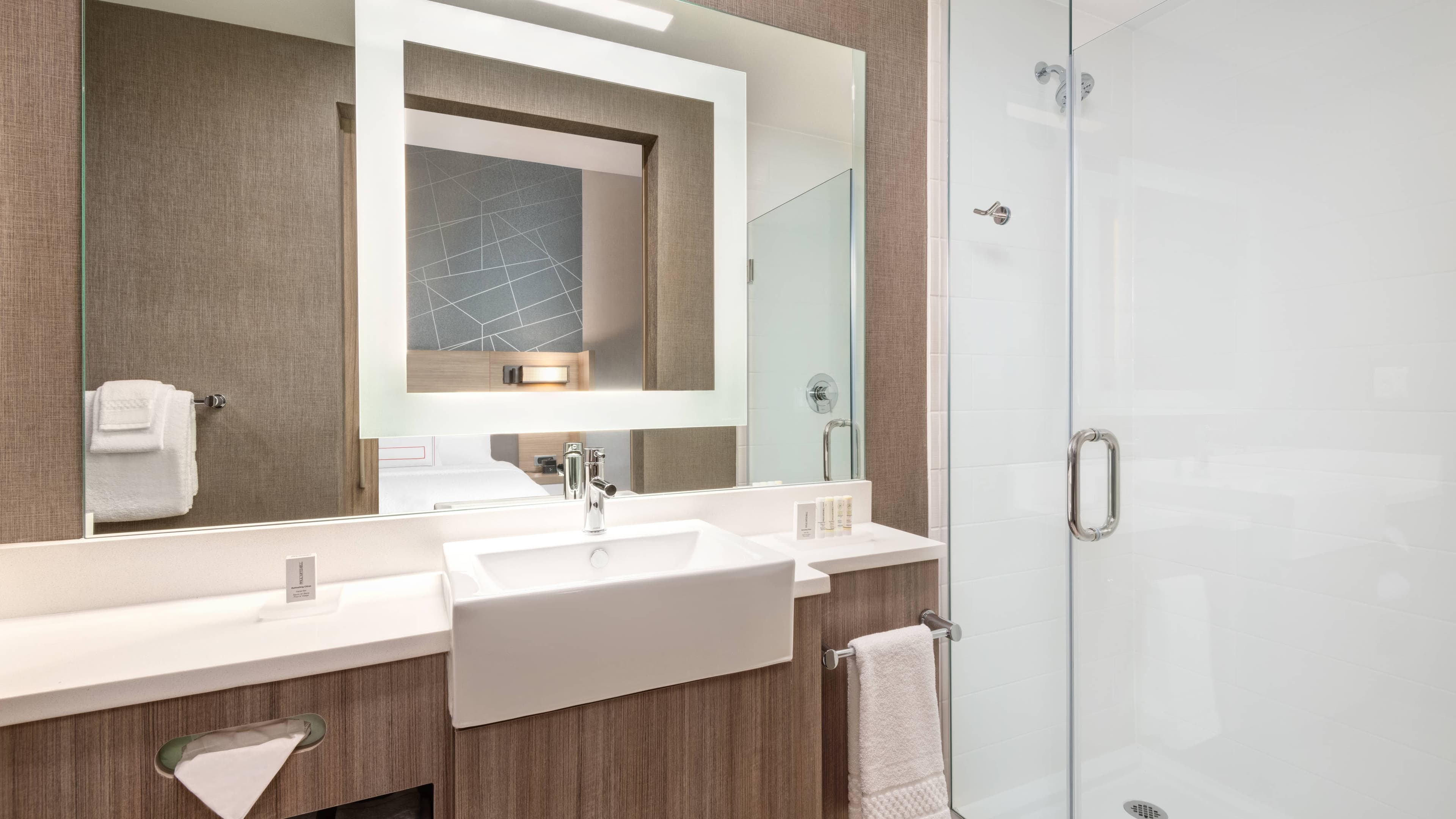 Suite - Image 7