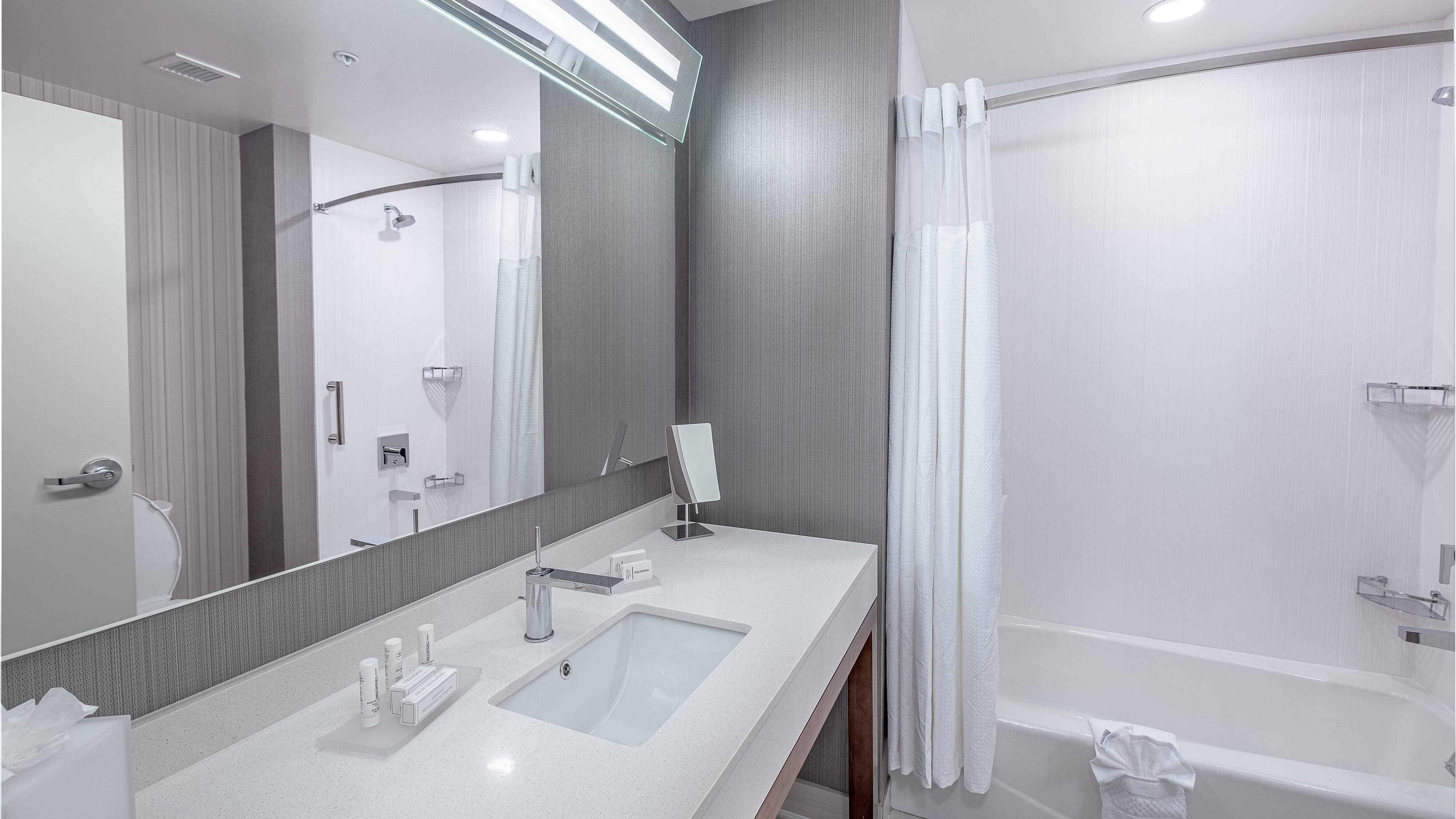 Candlewood Suites Perrysburg — 16