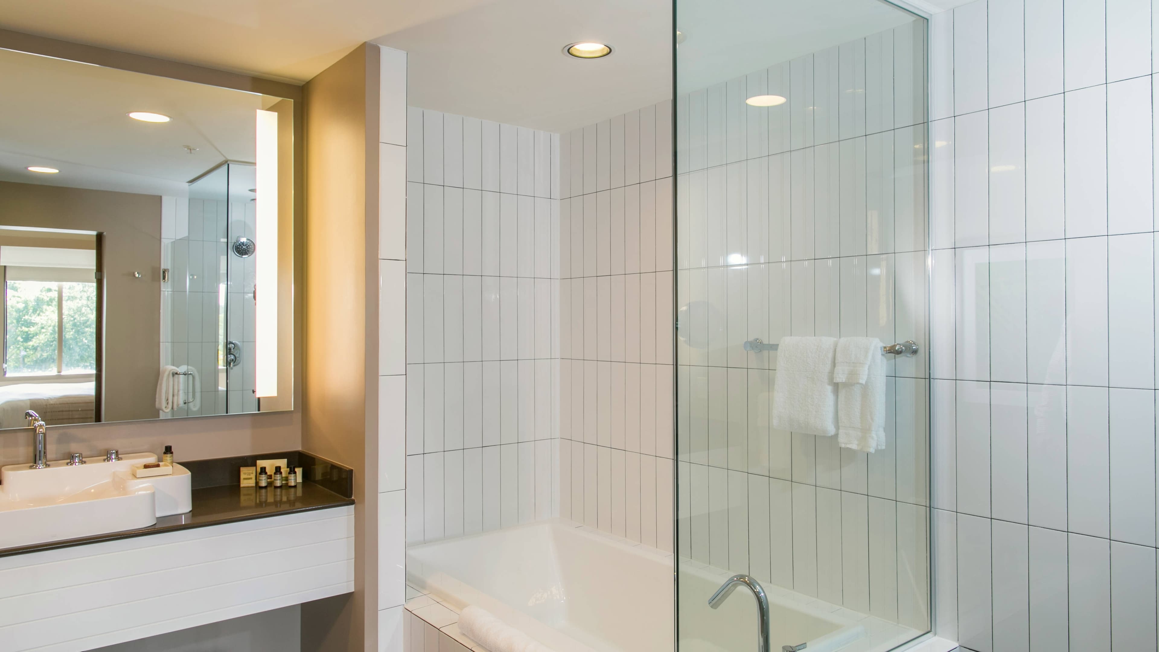 Epicurean Hotel, Autograph Collection — 35