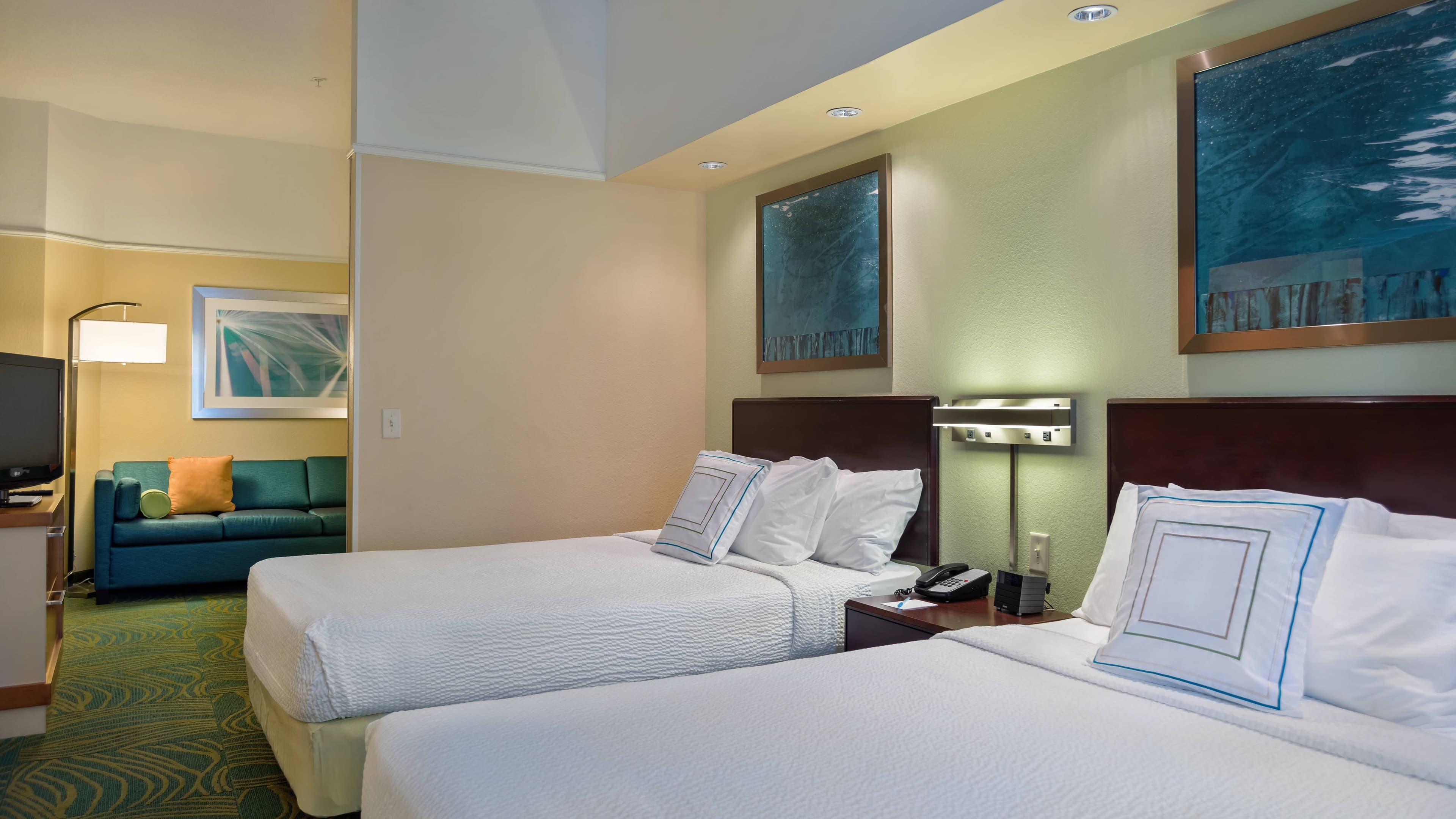 SpringHill Suites St. Petersburg Clearwater - Image 2