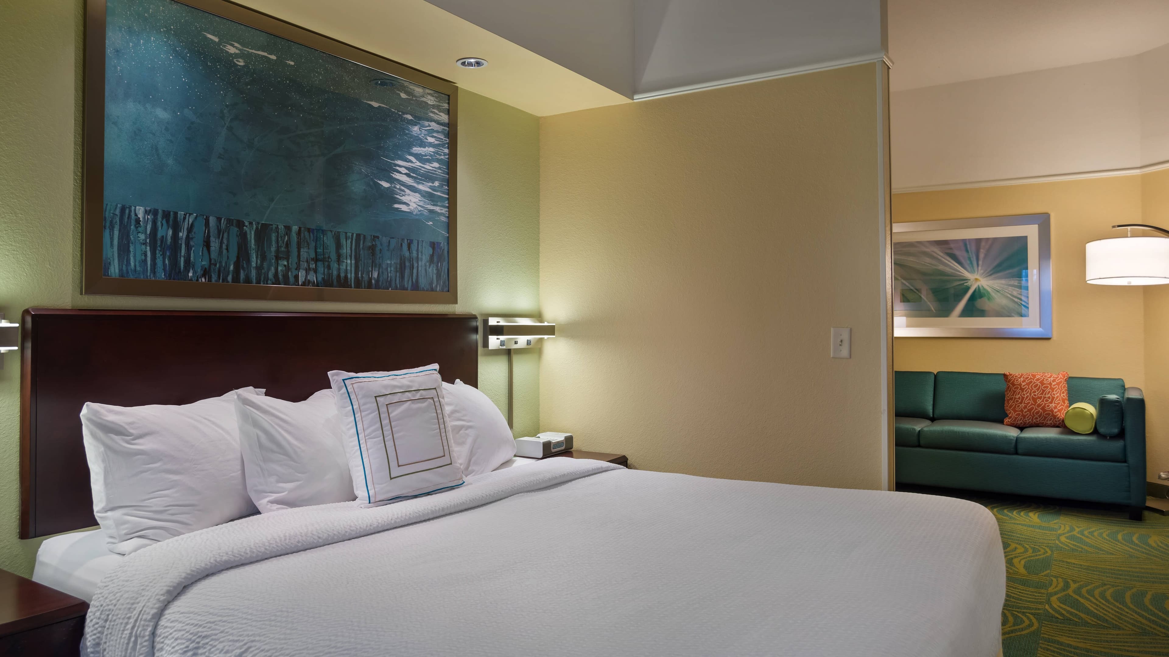 SpringHill Suites St. Petersburg Clearwater - Image 4