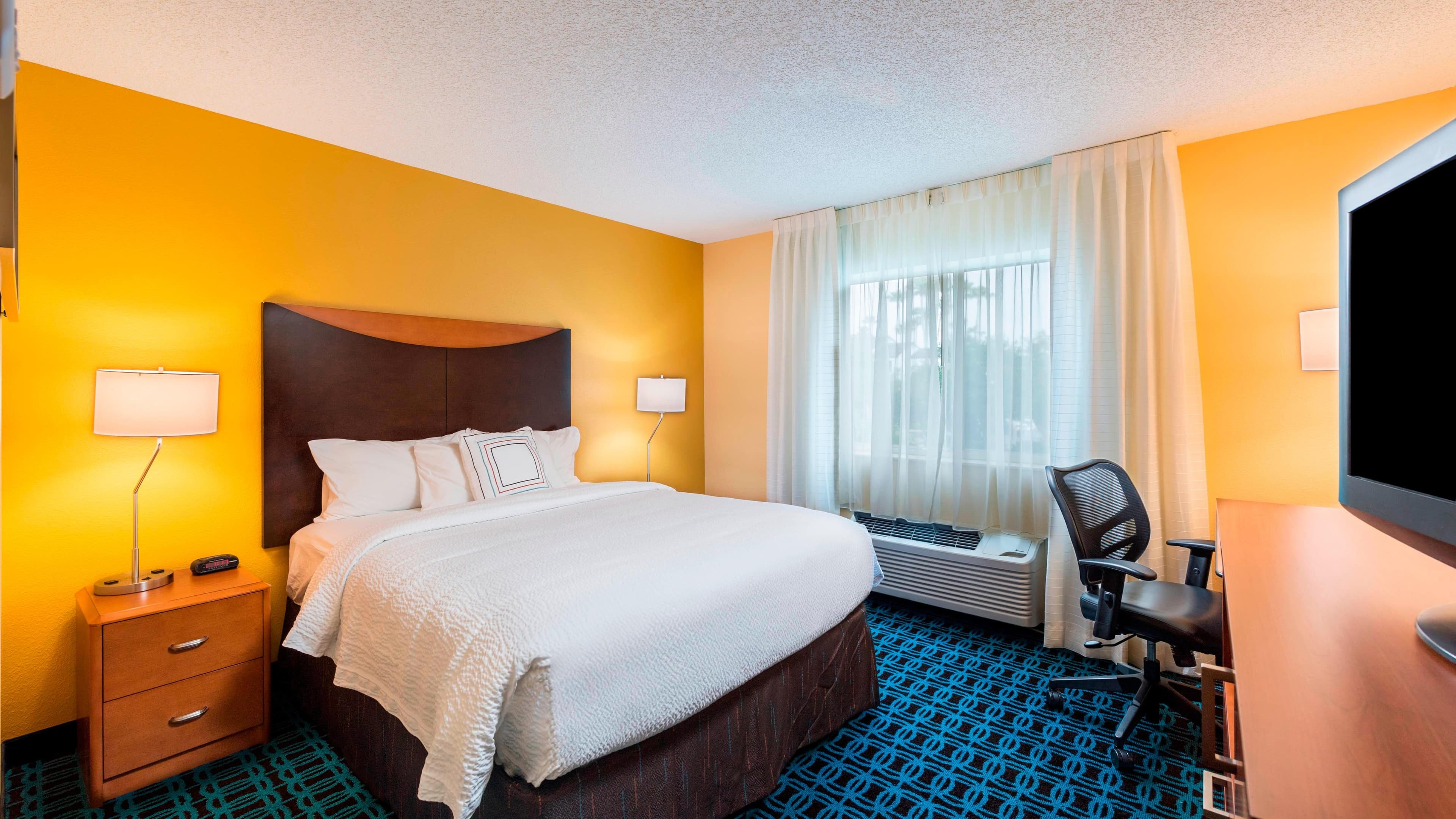 Fairfield Inn & Suites St. Petersburg Clearwater - Image 2