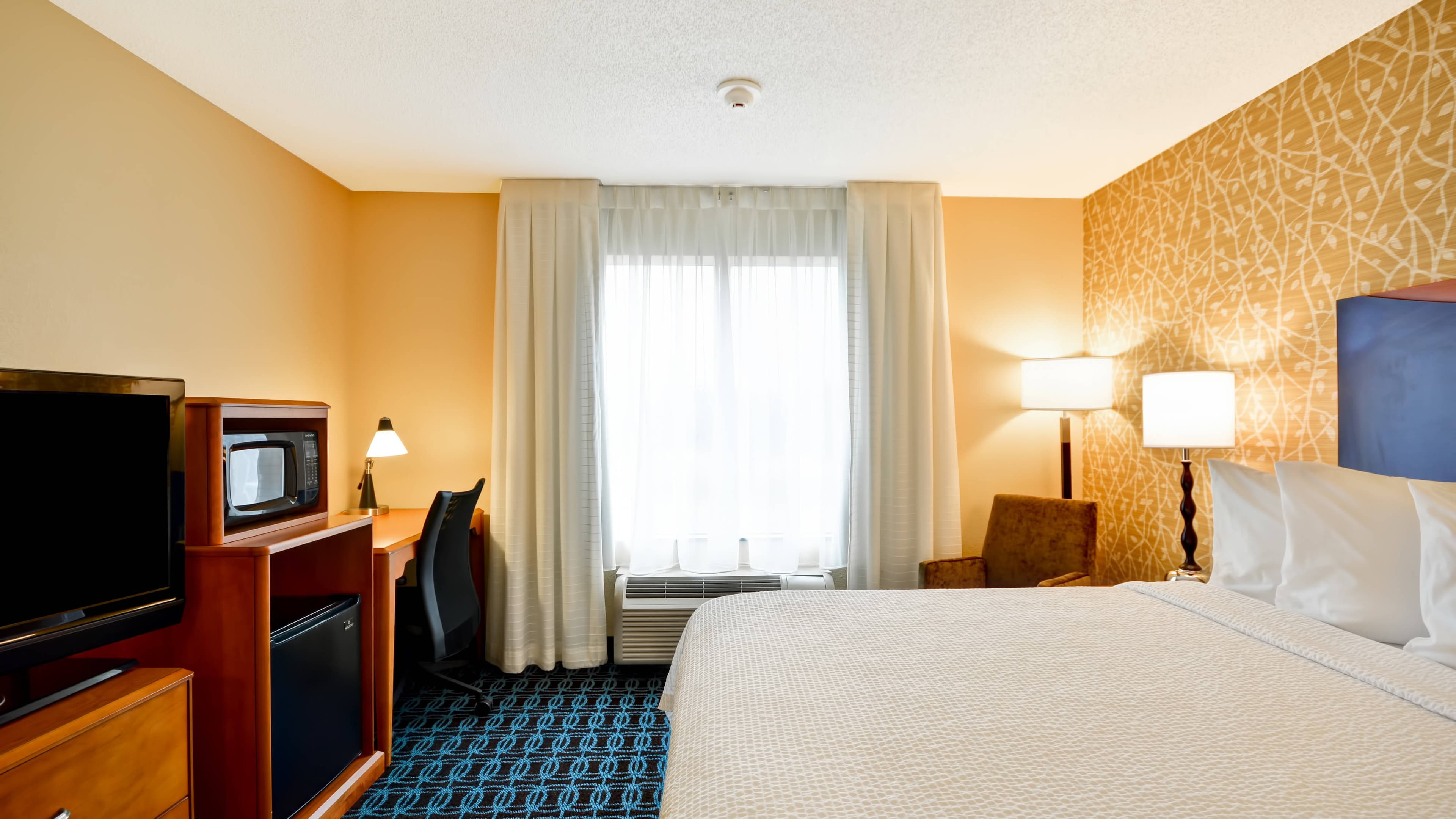Fairfield Inn & Suites Tampa Fairgrounds/Casino — 8
