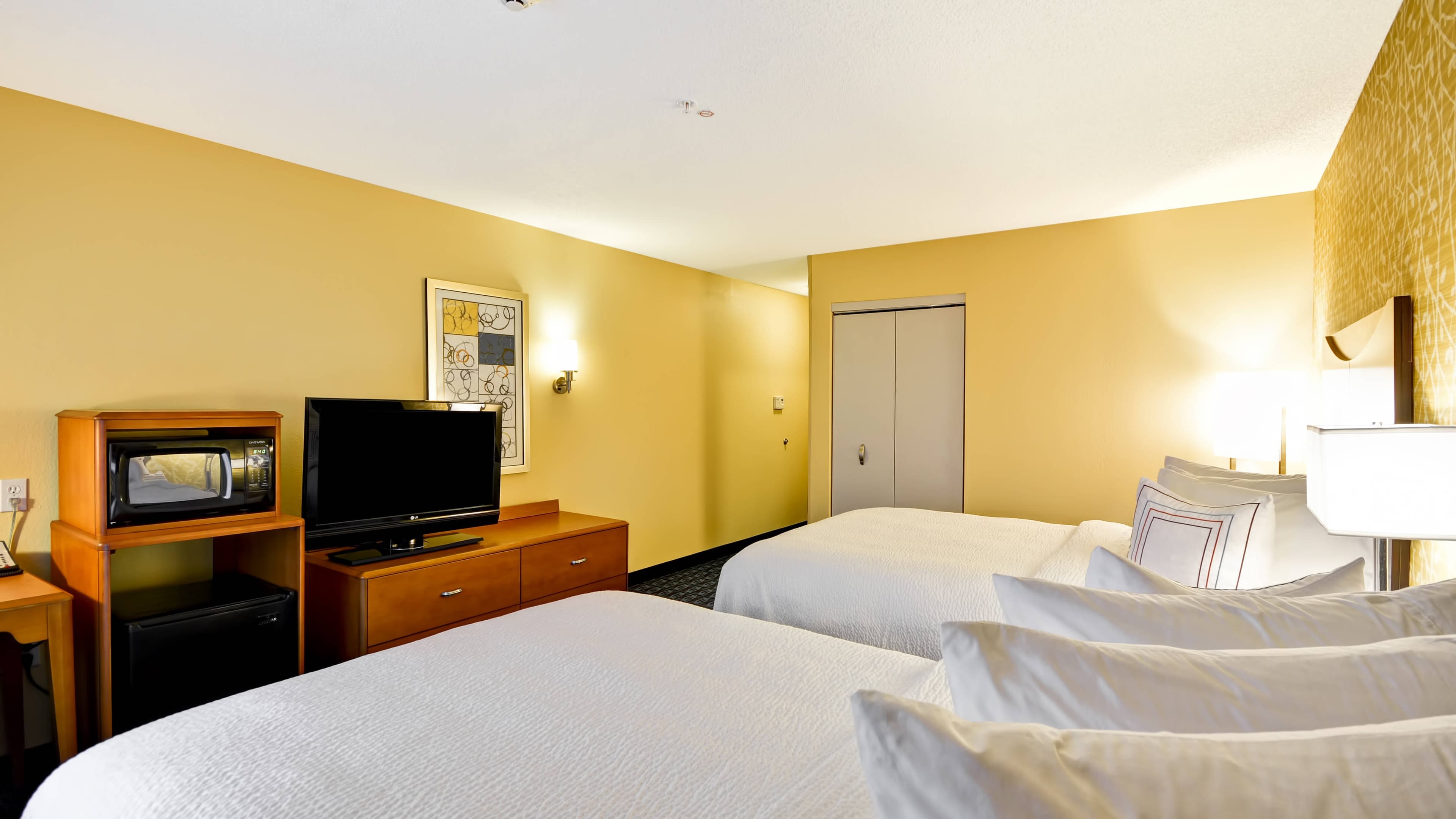 Fairfield Inn & Suites Tampa Fairgrounds/Casino - Image 2