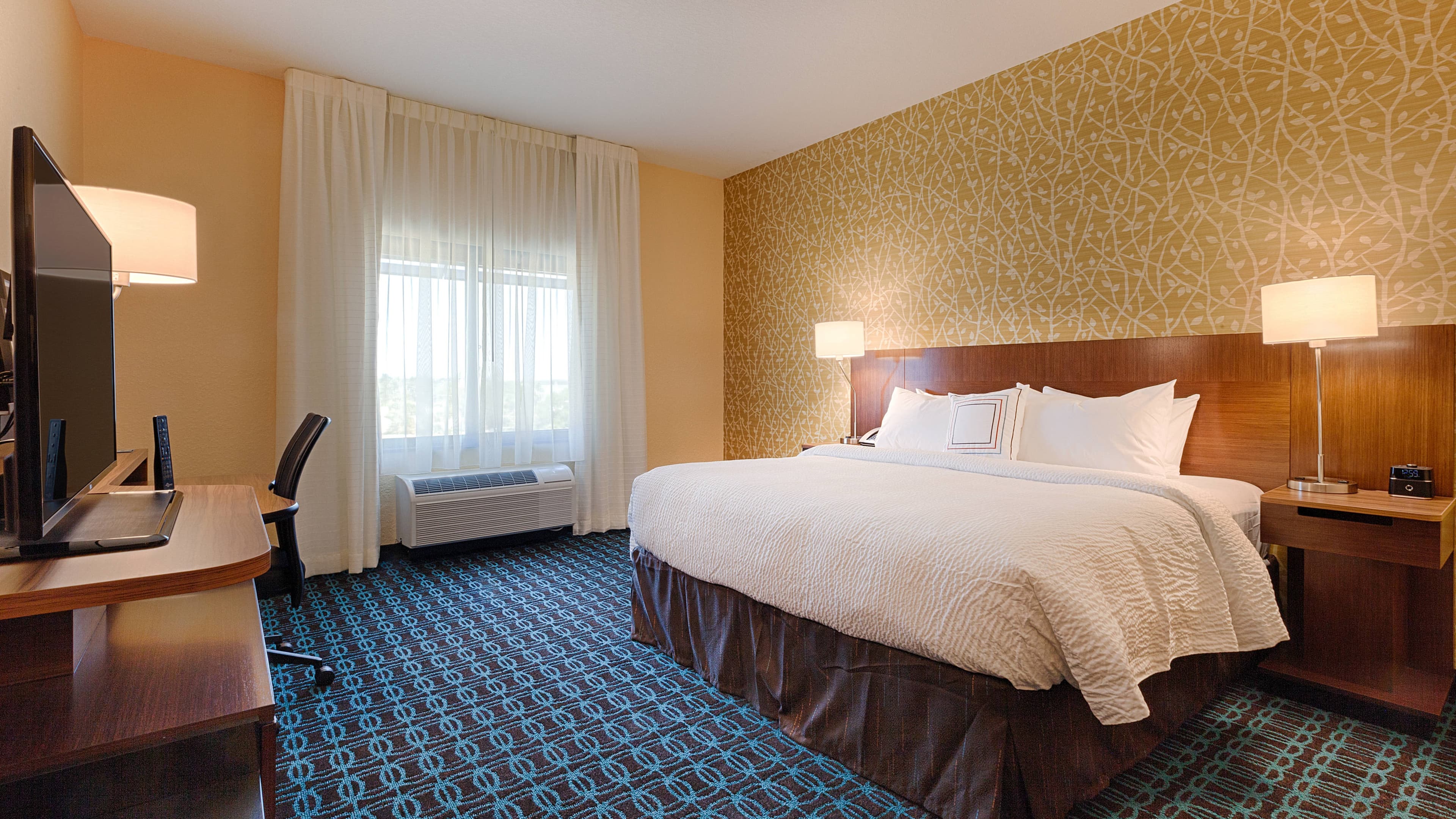 Fairfield Inn & Suites Clearwater Beach - Image 2