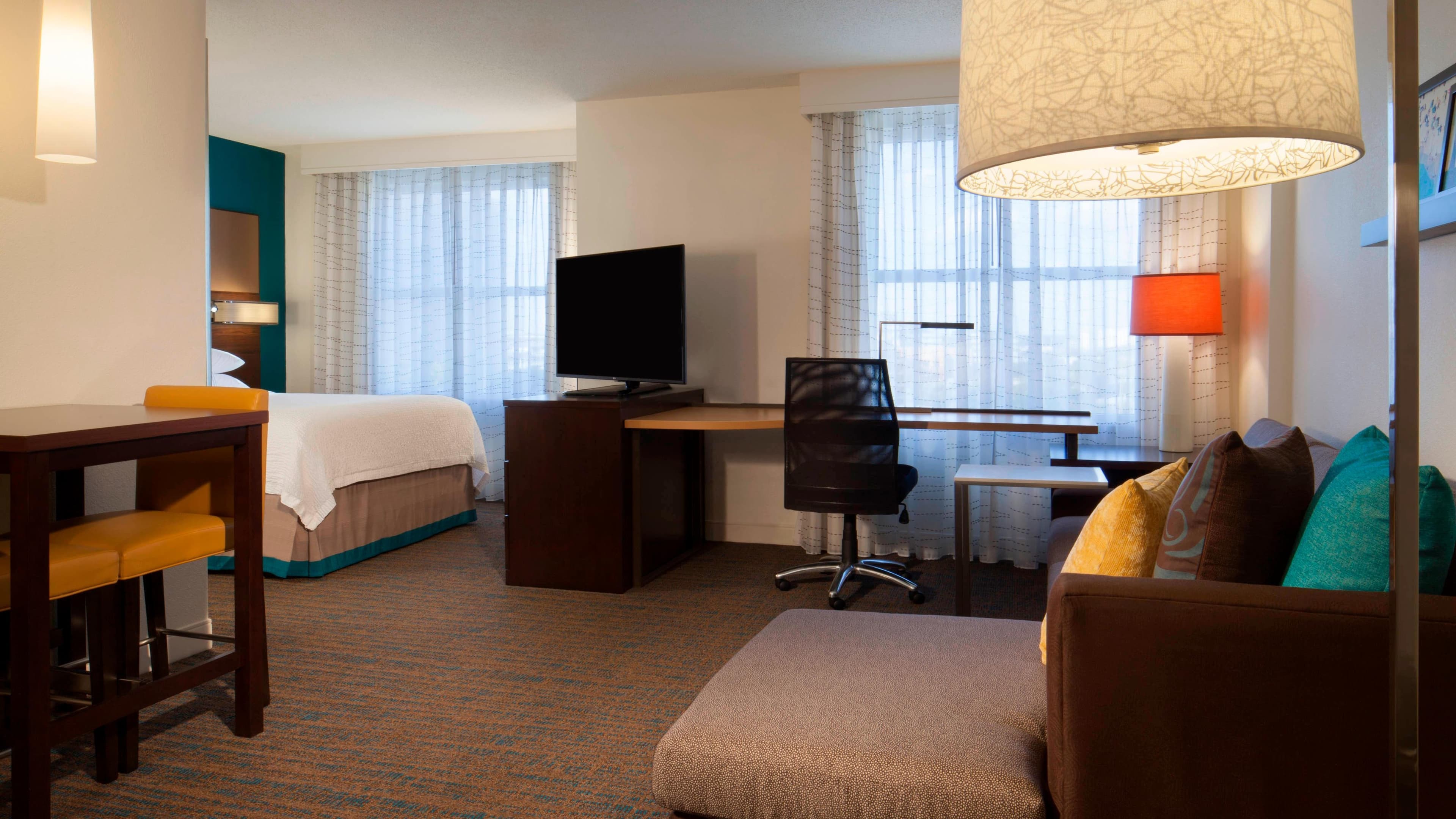 Holiday Inn Express Tampa N I-75 - University Area — 12