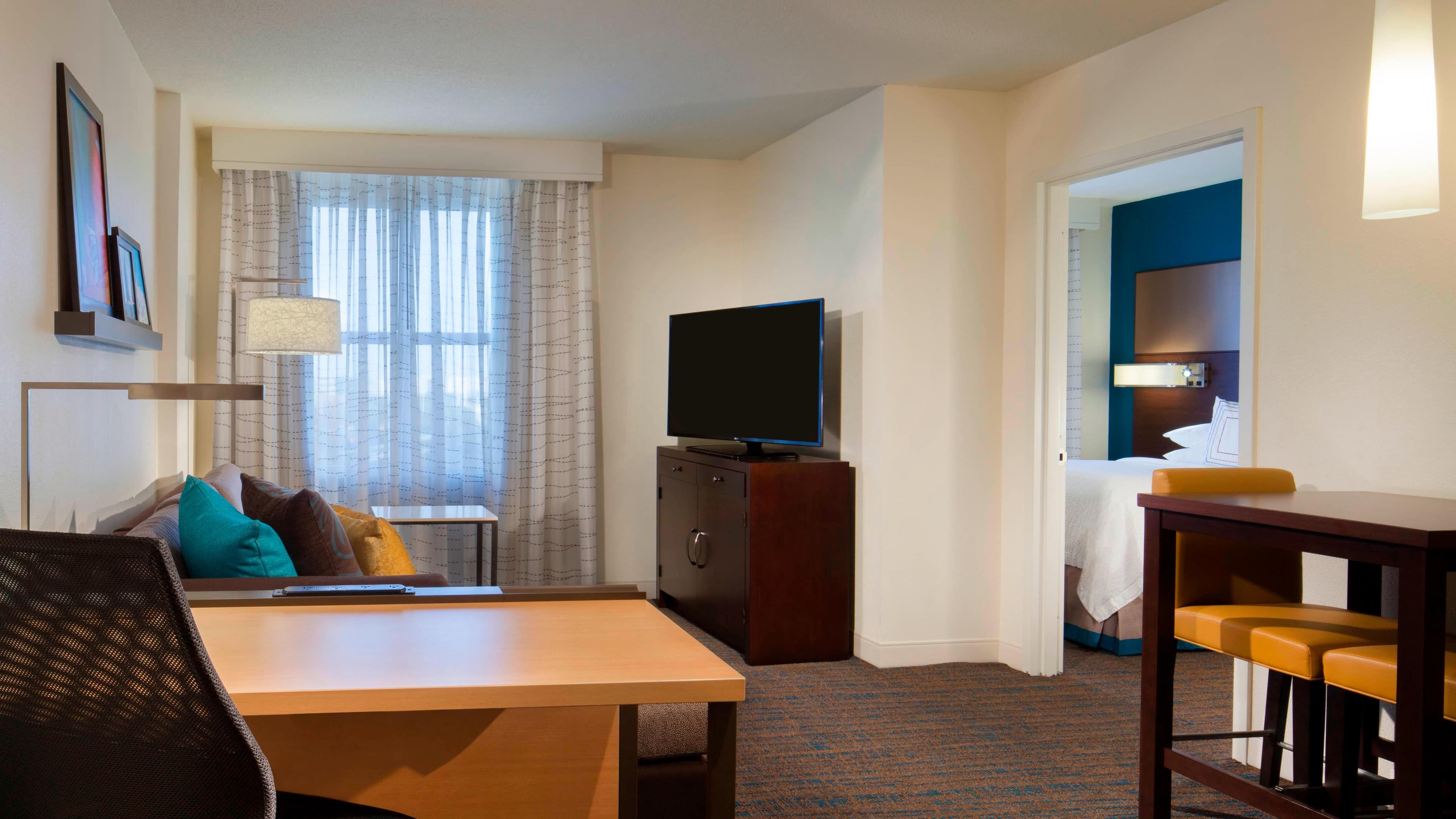 Holiday Inn Express Tampa N I-75 - University Area - Image 5