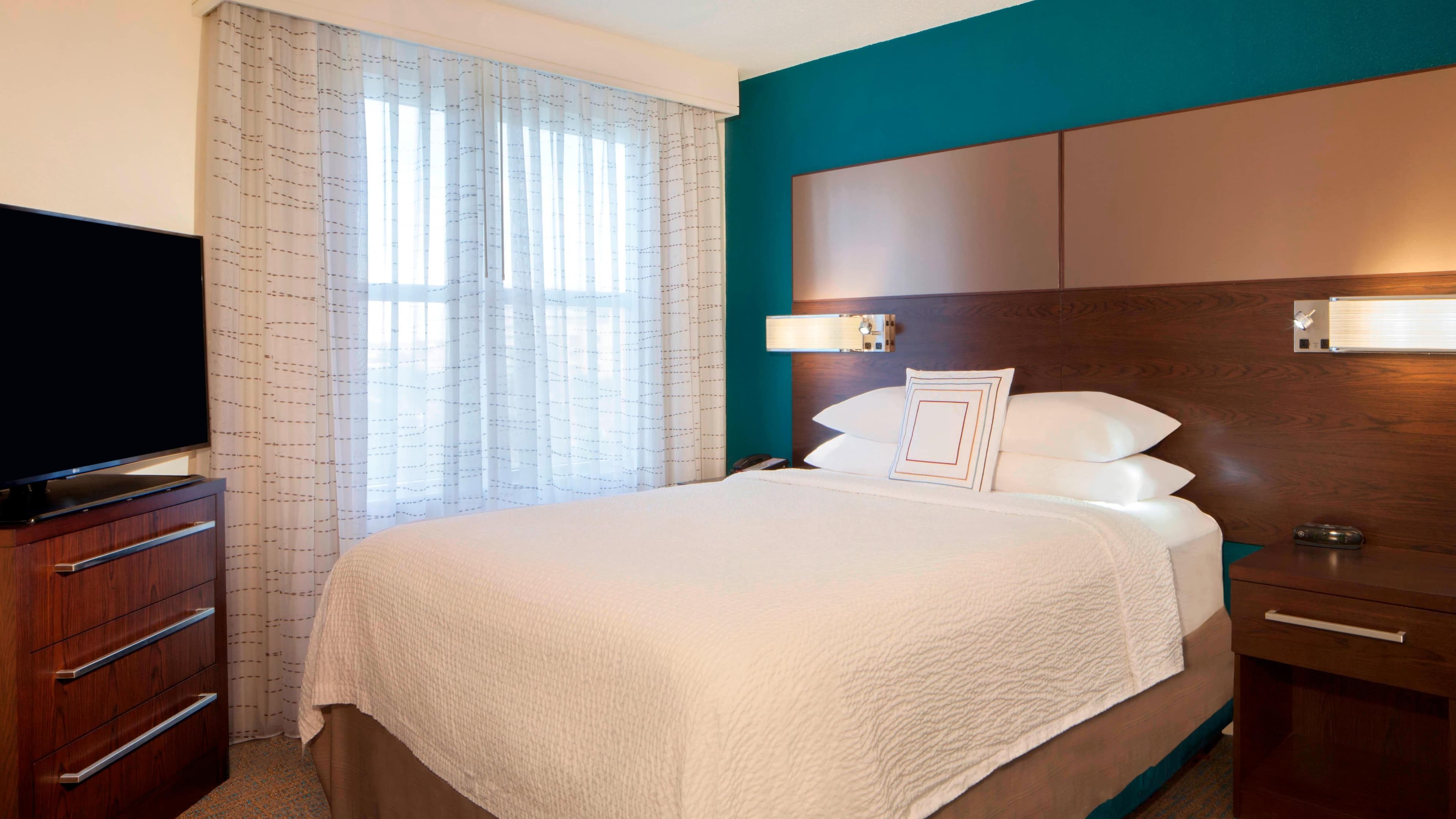 Holiday Inn Express Tampa N I-75 - University Area — 7