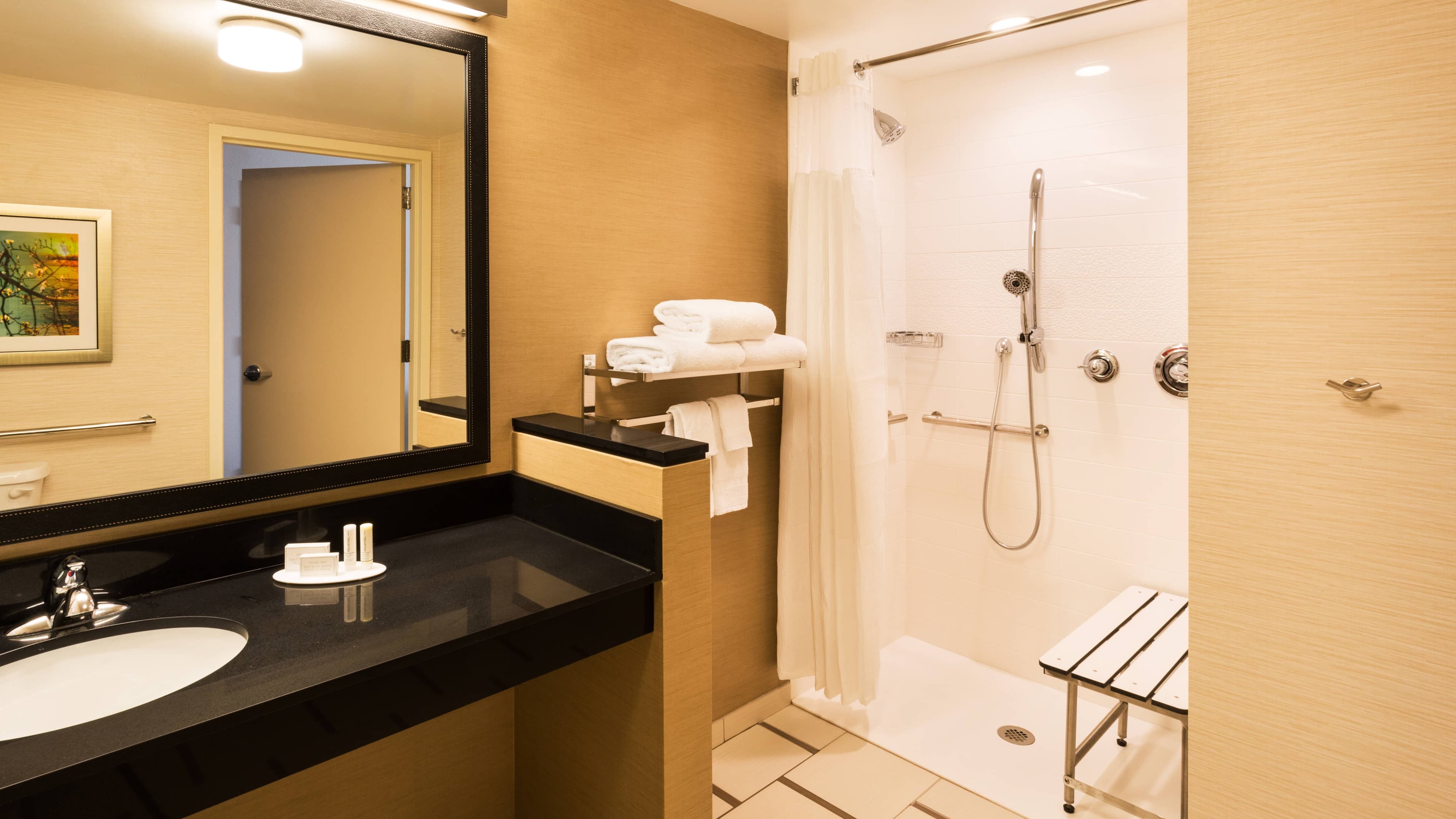 Fairfield Inn & Suites Johnson City - Image 3