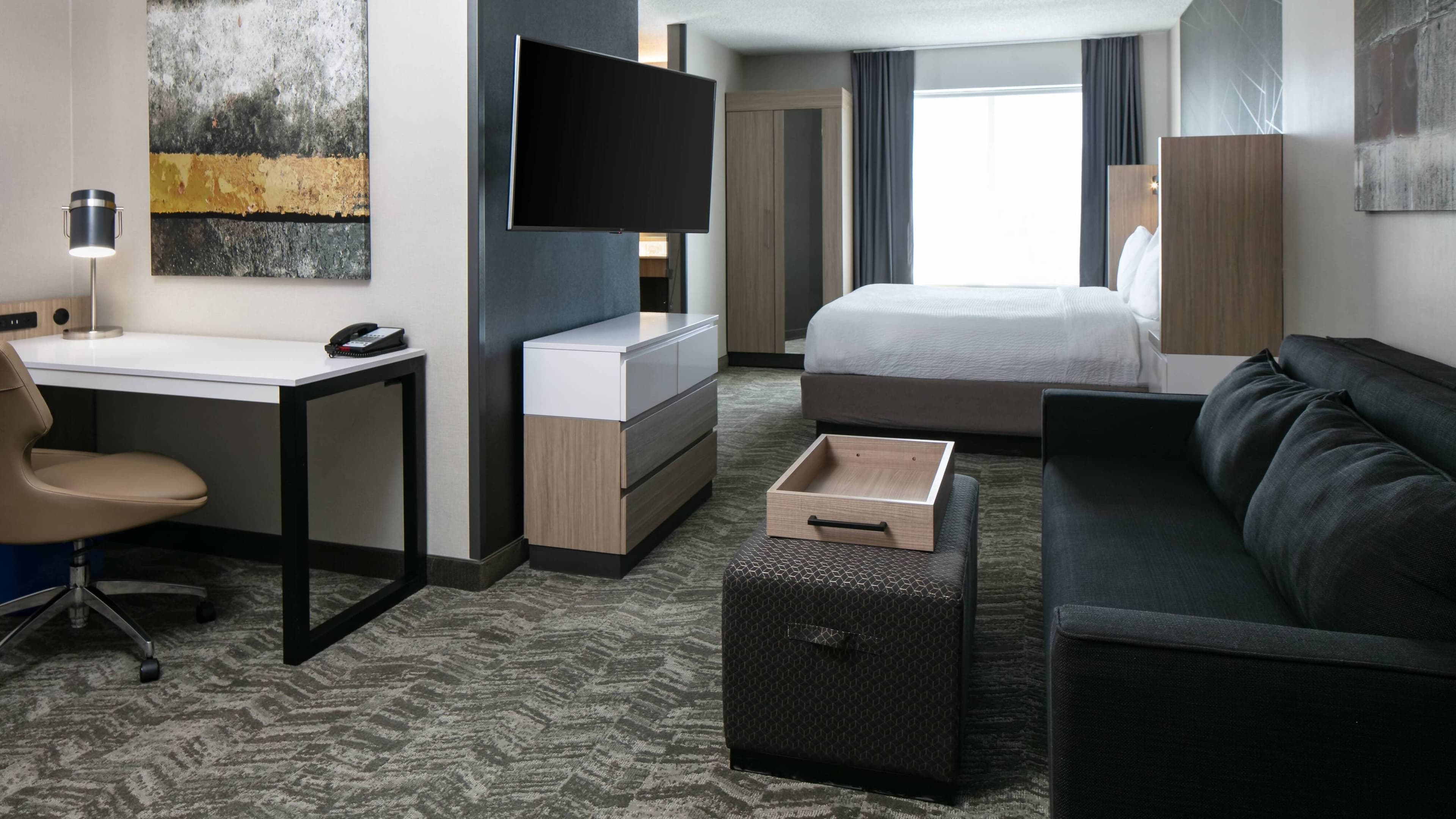 Suite - Image 1