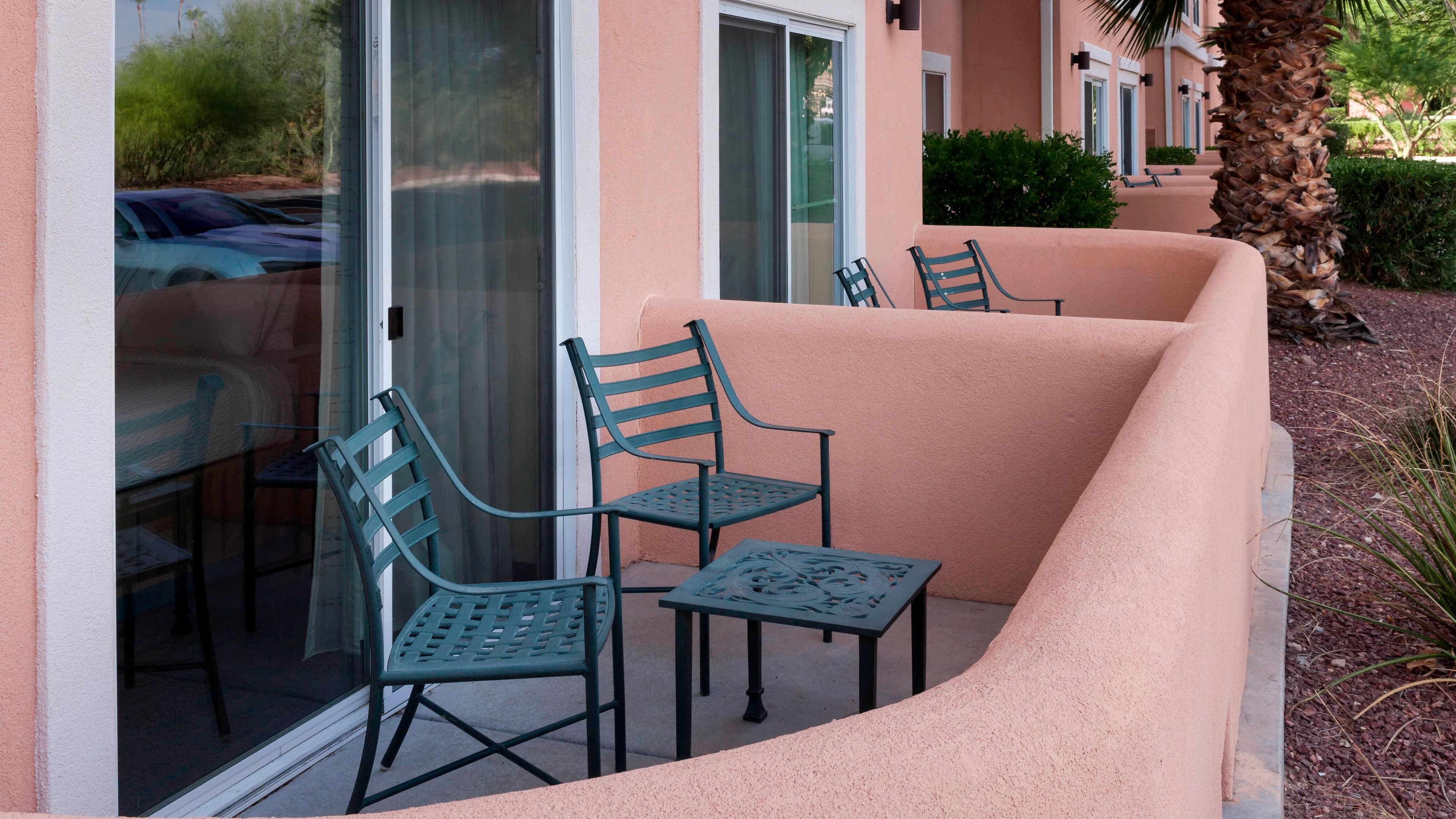 Studio Suite with Patio - Image 4
