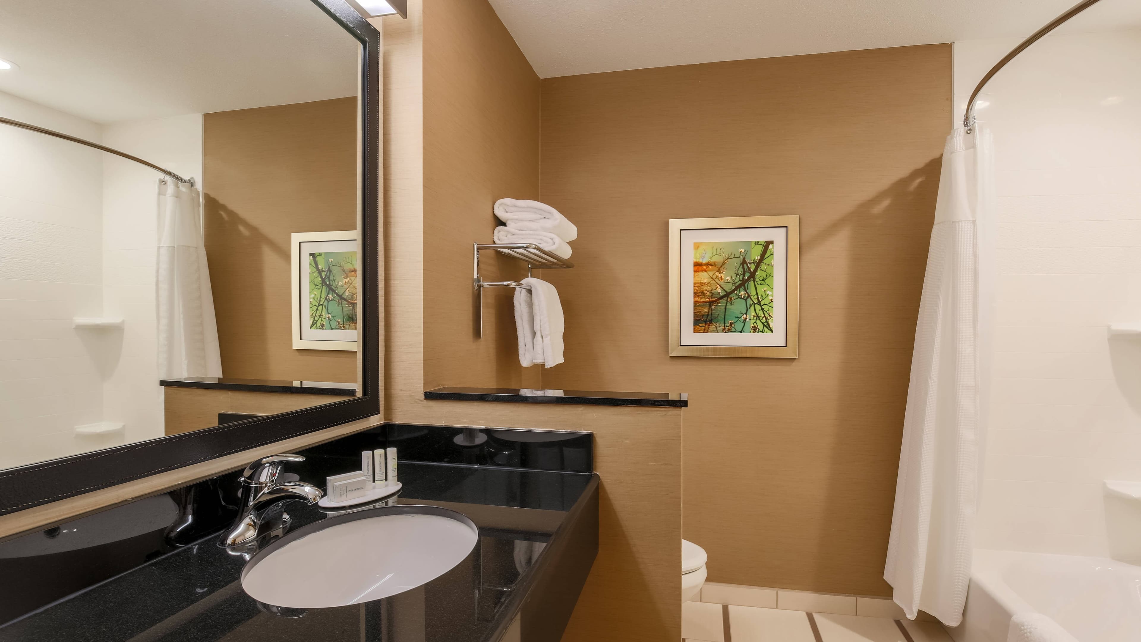 Fairfield Inn & Suites Cuero - Image 4