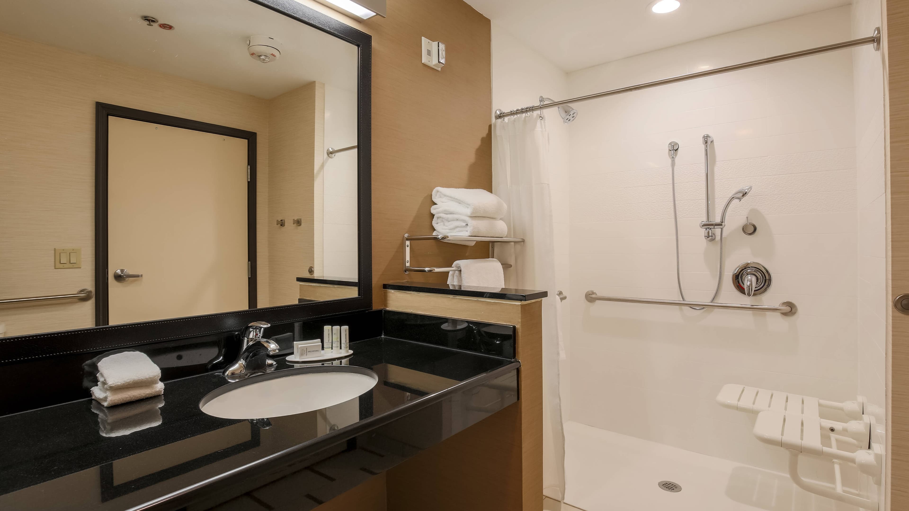 Fairfield Inn & Suites Cuero - Image 5