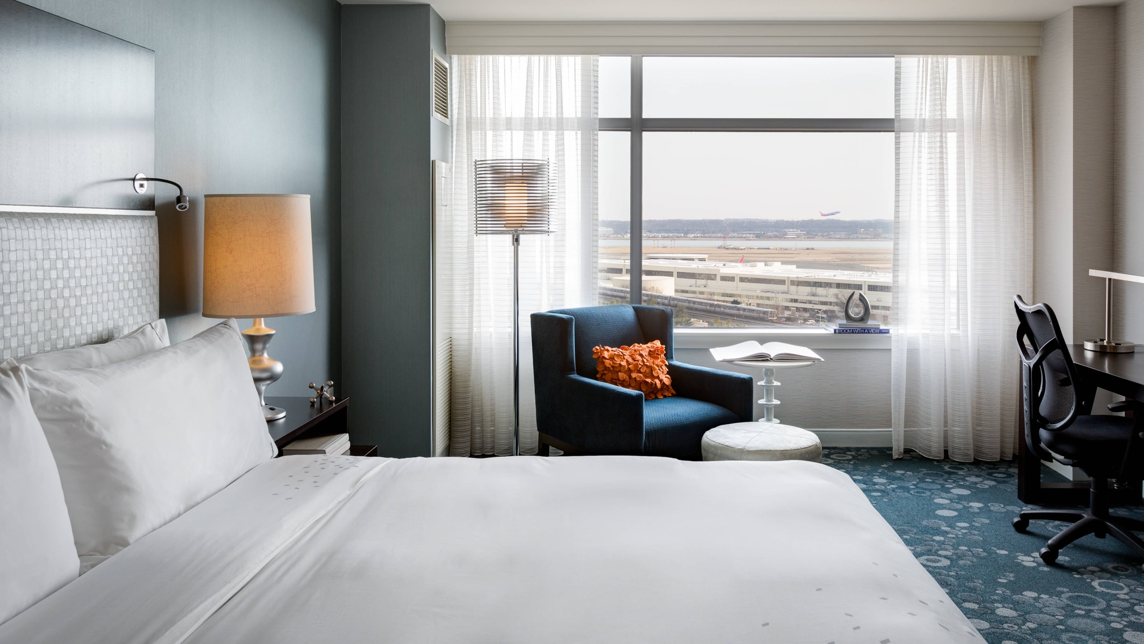 Renaissance Arlington Capital View Hotel — 2