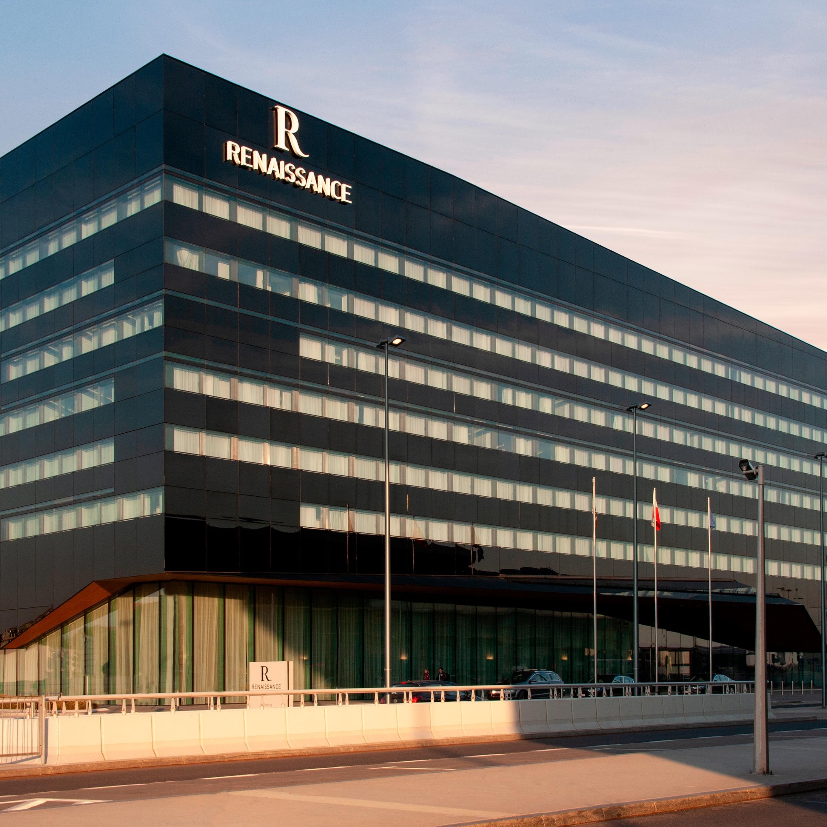 Renaissance Warsaw Airport Hotel - Image 1