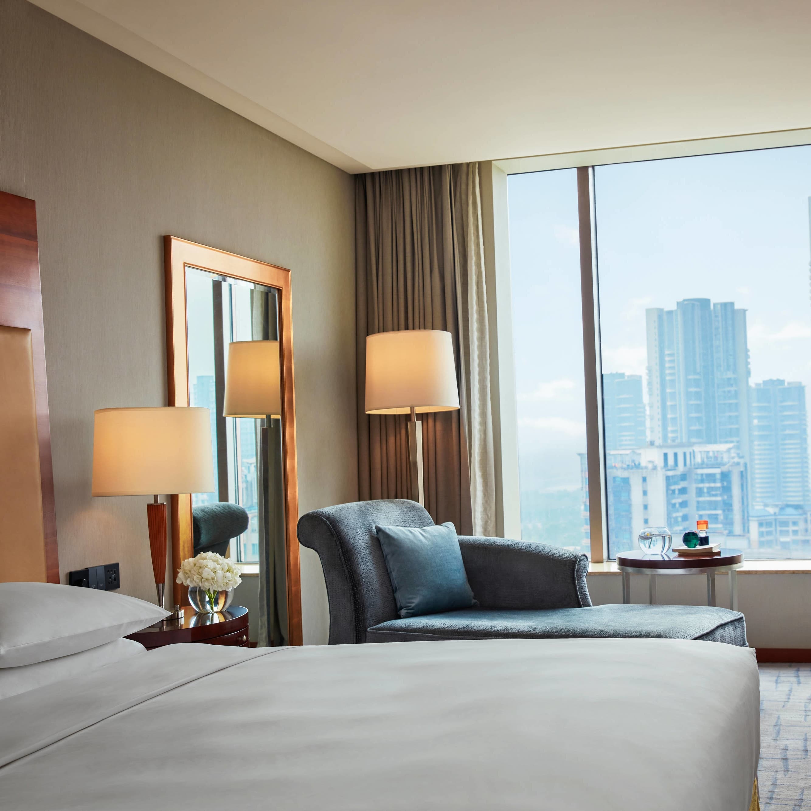 Renaissance Wuhan Hotel - Image 1