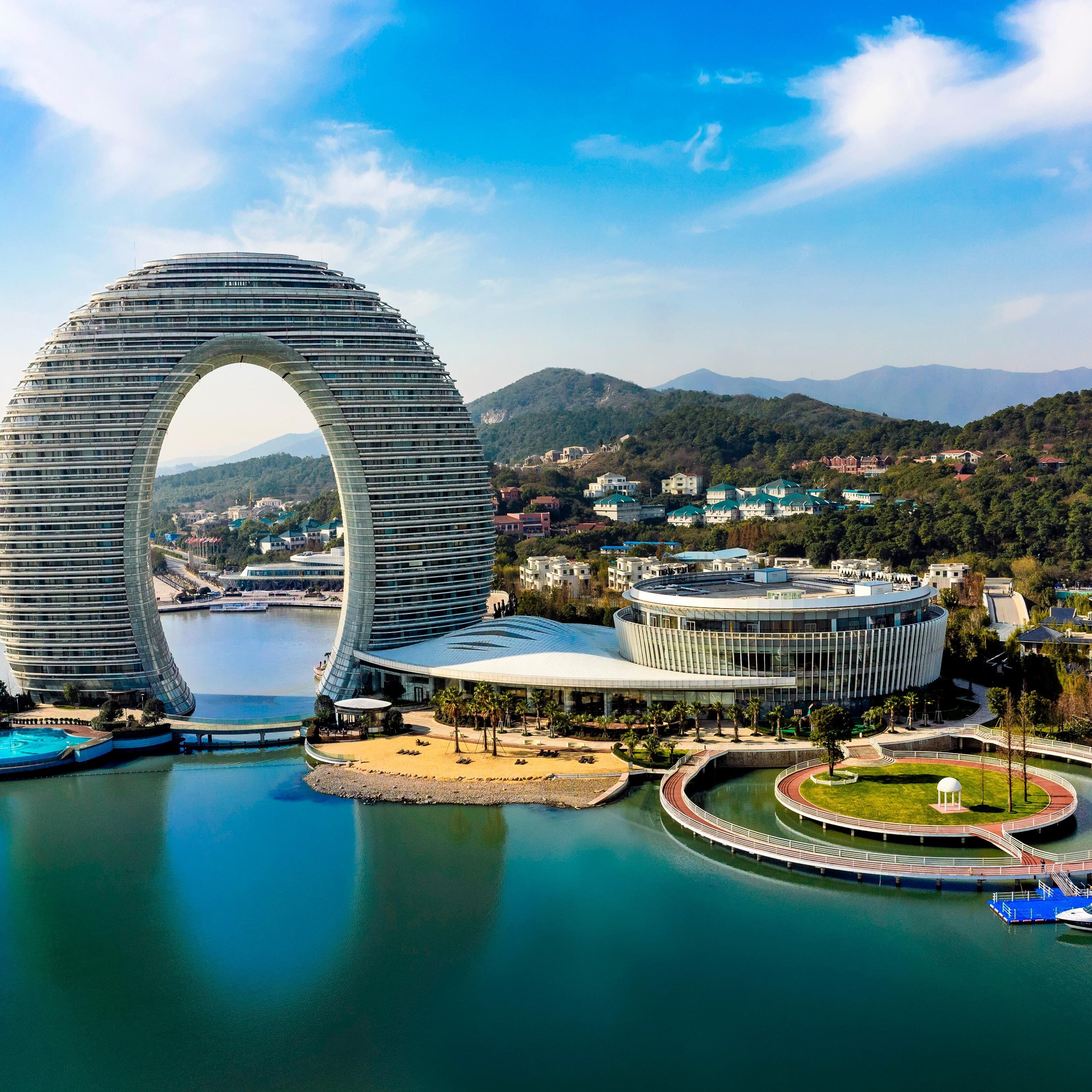Sheraton Huzhou Taihu Lake Hot Spring Resort & Spa - Image 1