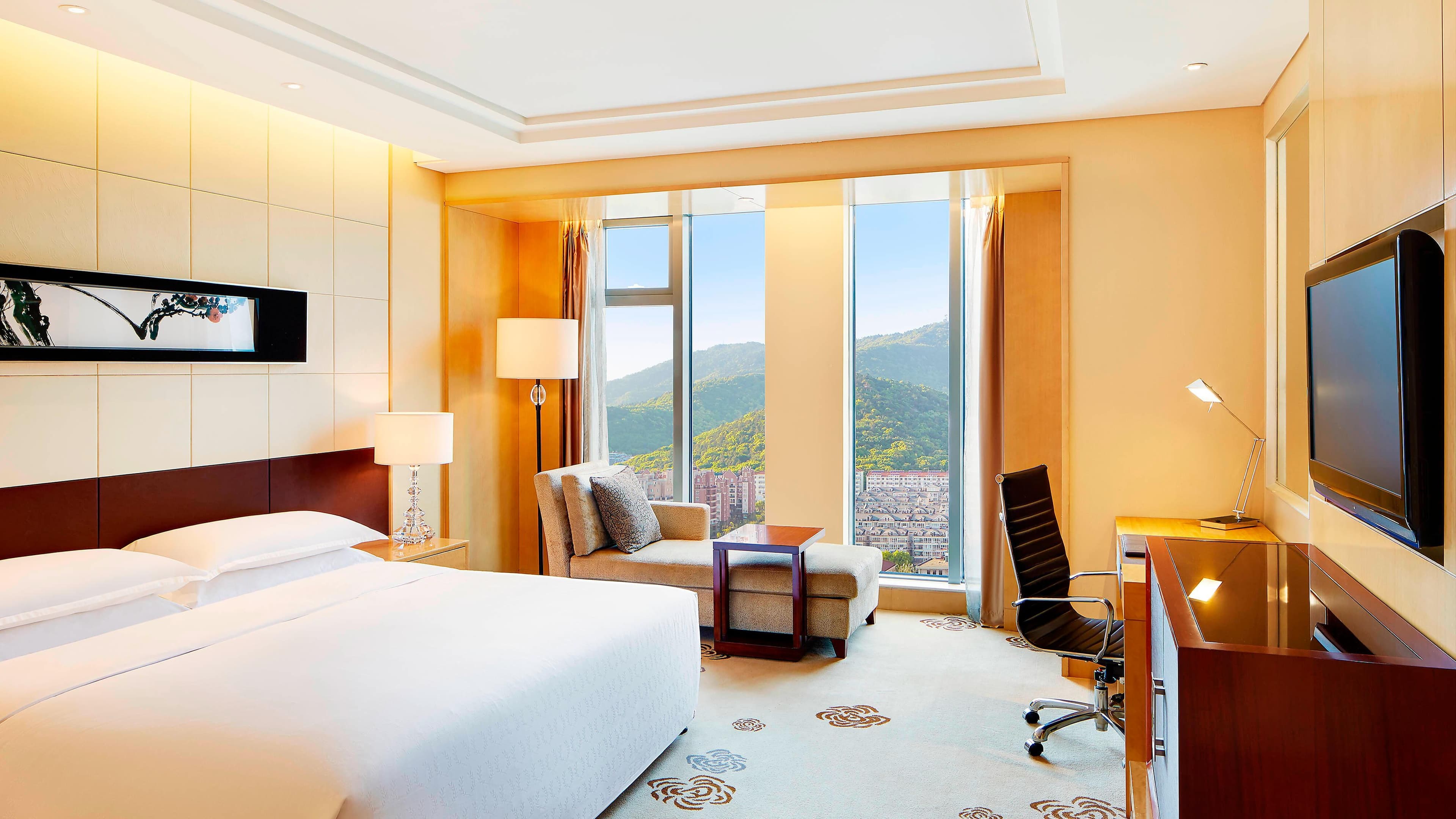 Sheraton Wuxi Binhu Hotel - Image 2