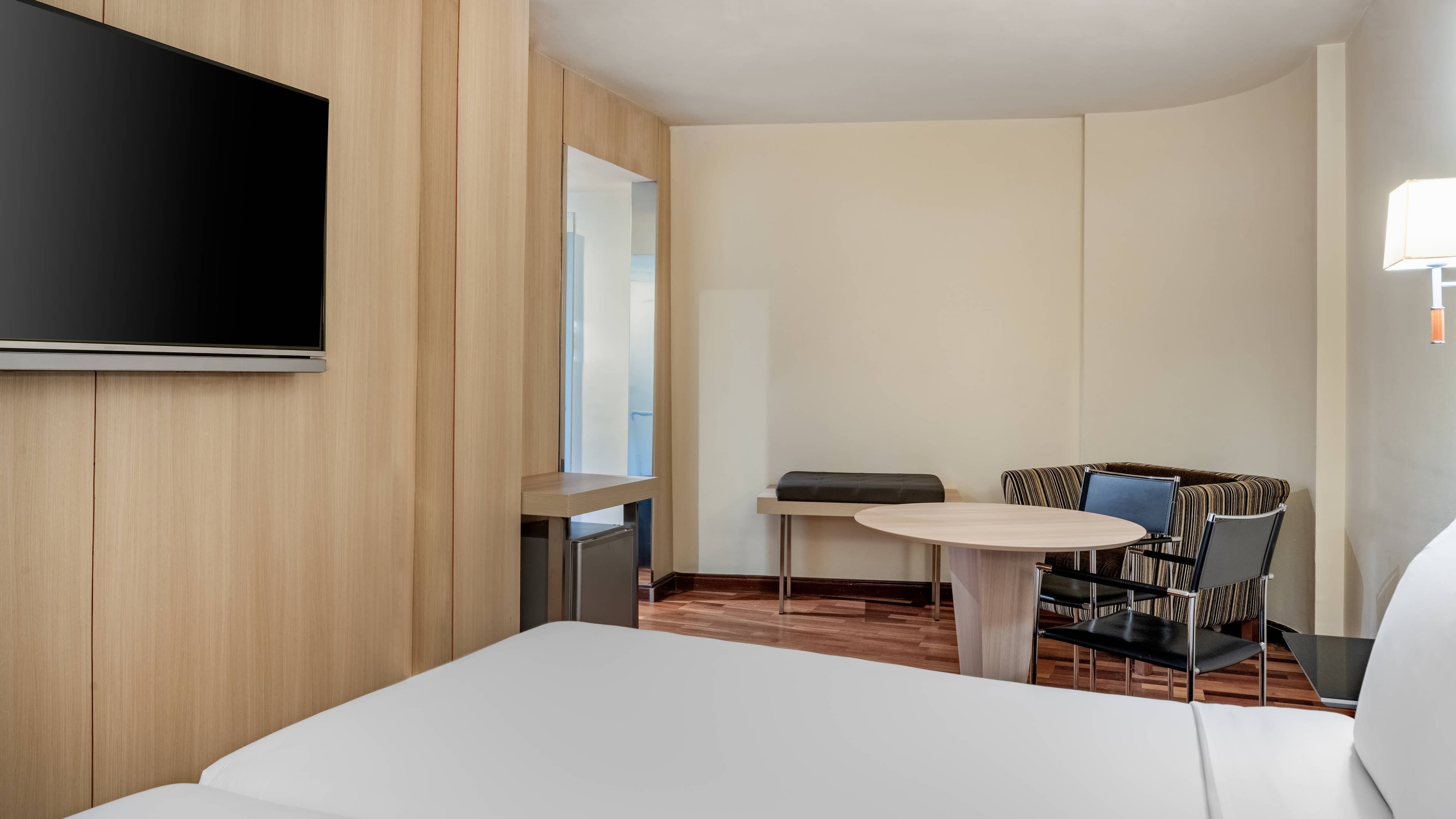 AC Hotel La Linea - Image 5