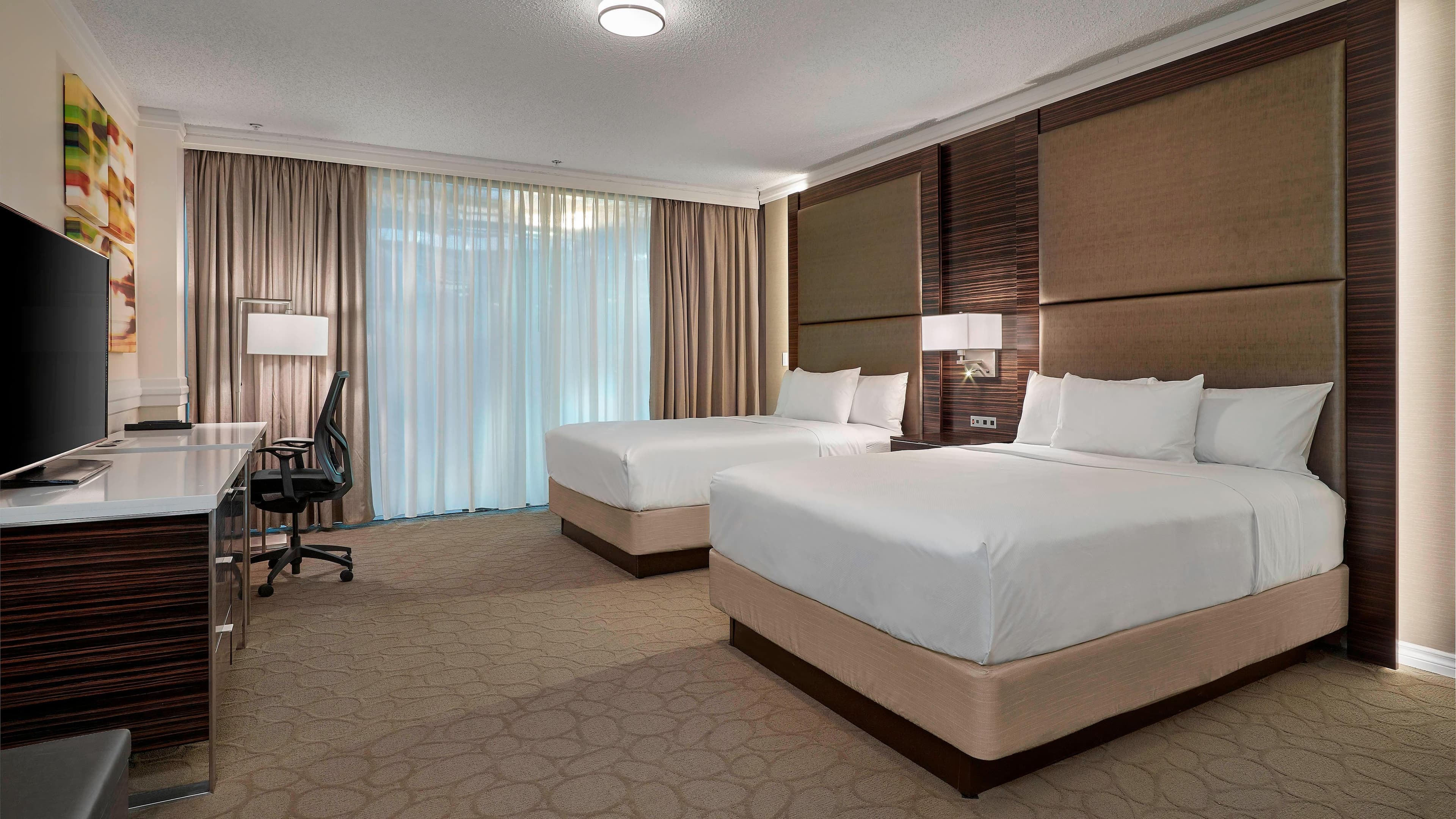 Delta Hotels Edmonton Centre Suites — 9