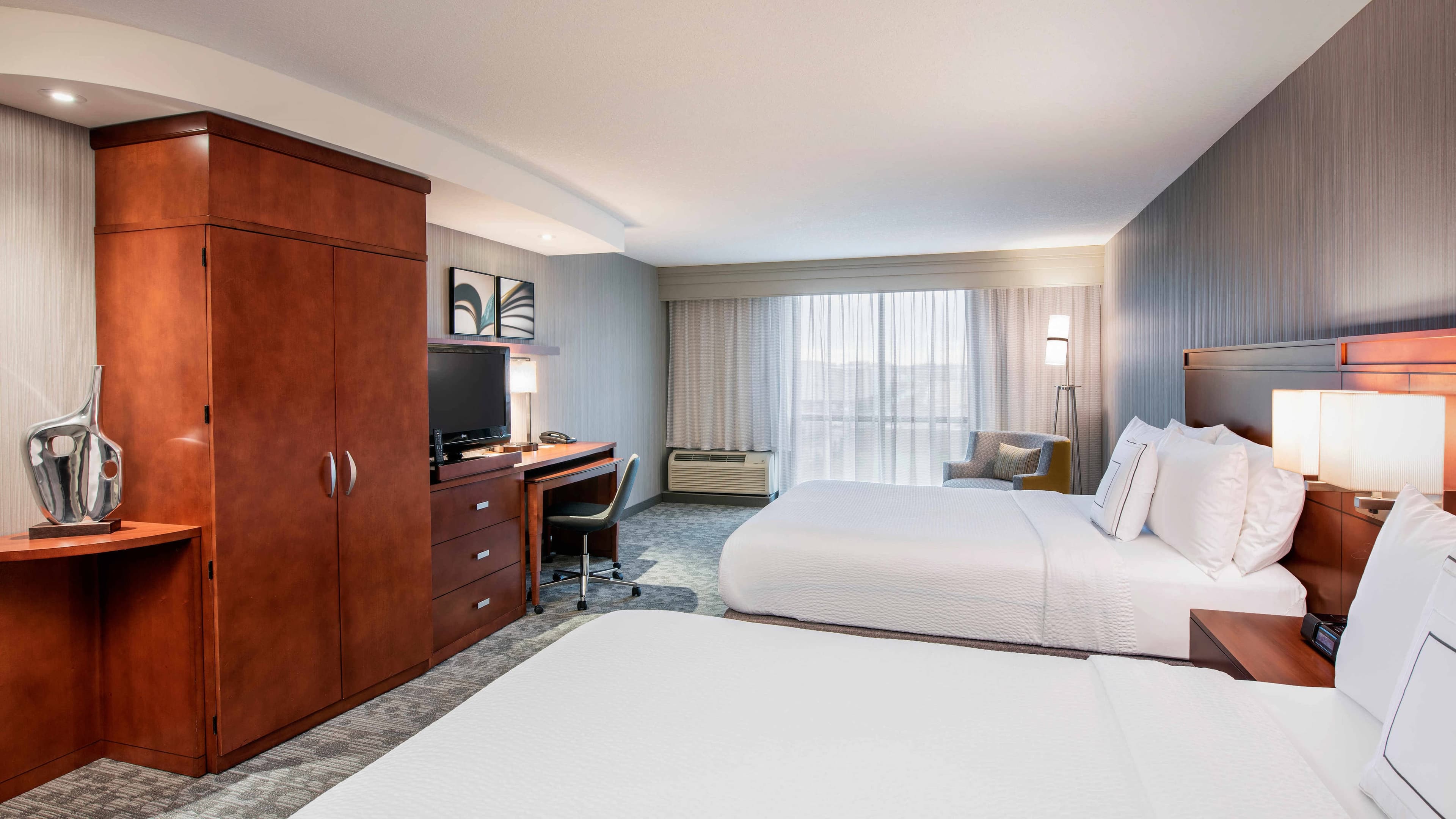 Courtyard Edmonton West - Image 2