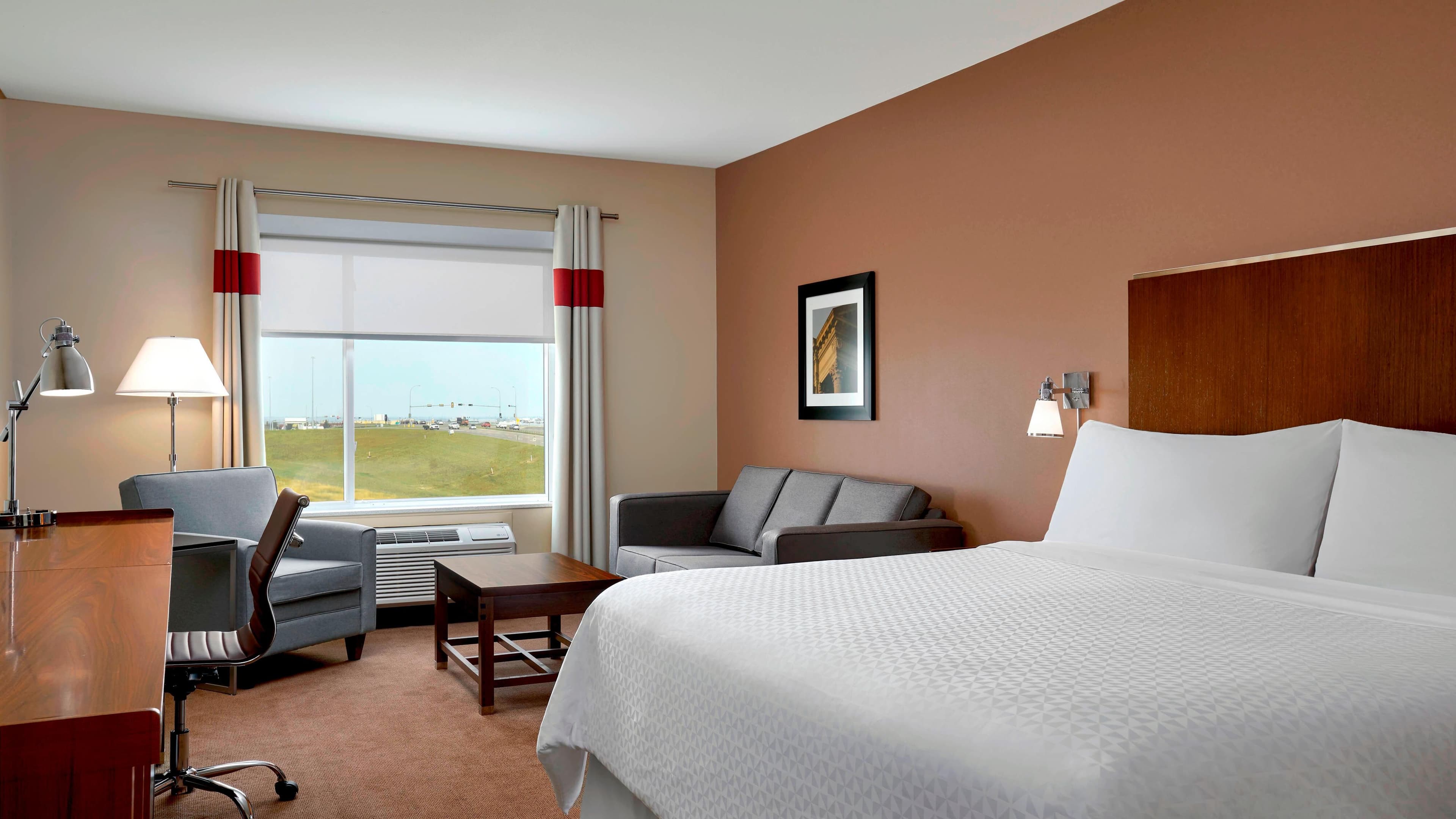 Four Points by Sheraton Sherwood Park - Image 2