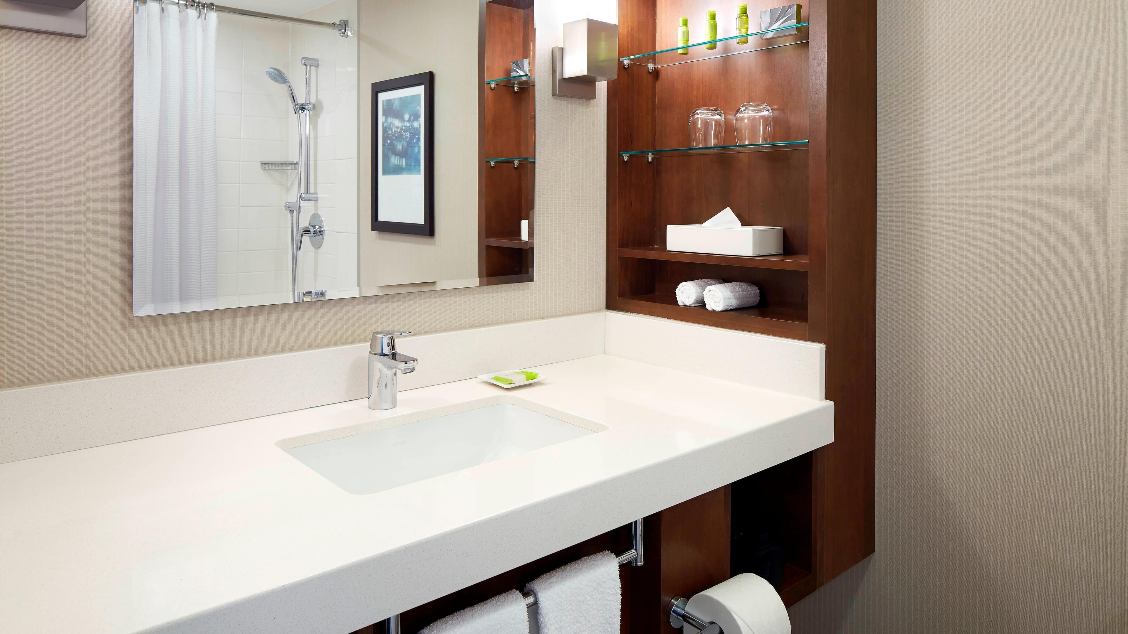 Delta Hotels Kingston Waterfront - Image 5