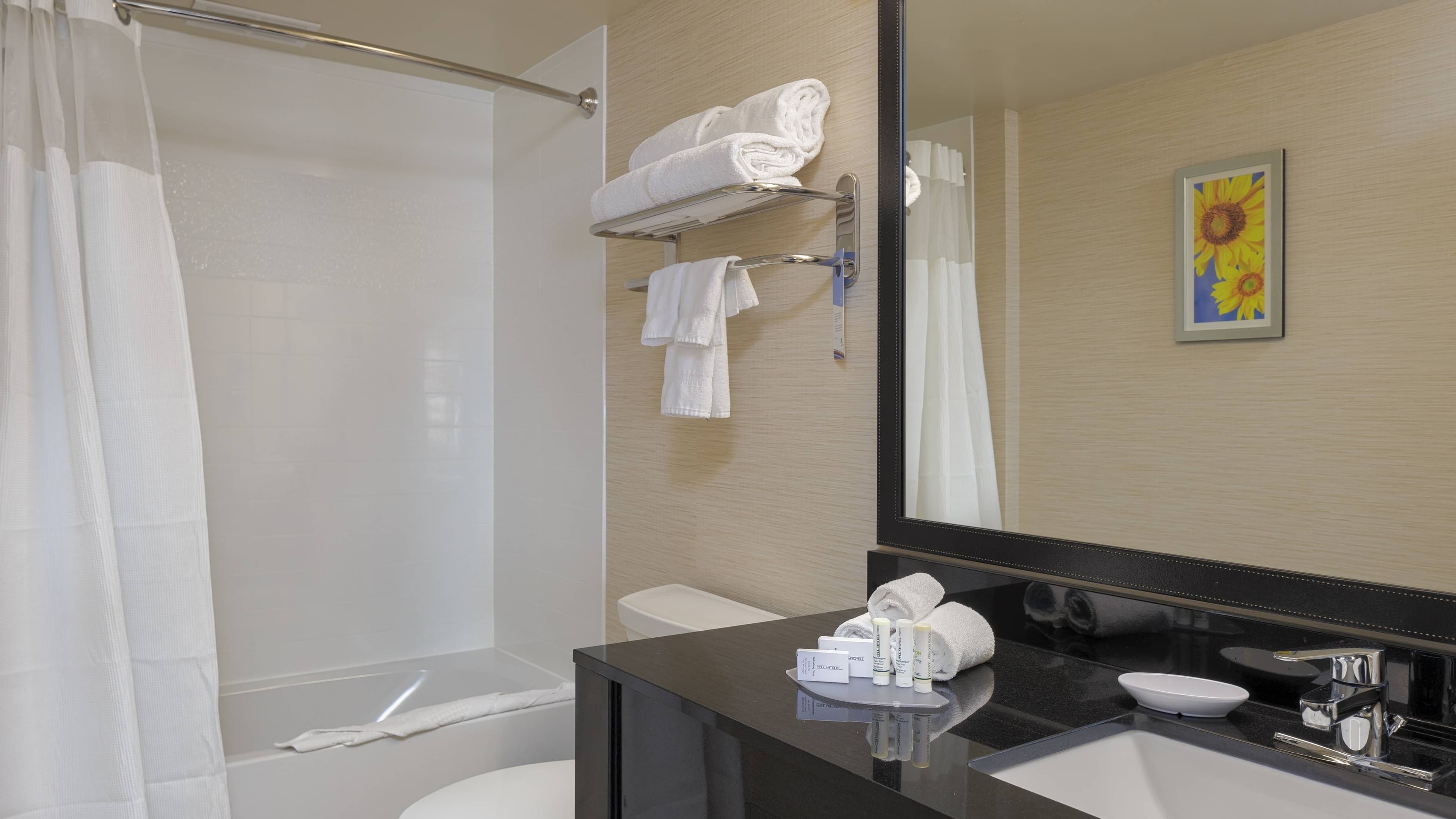Fairfield Inn & Suites Belleville - Image 3