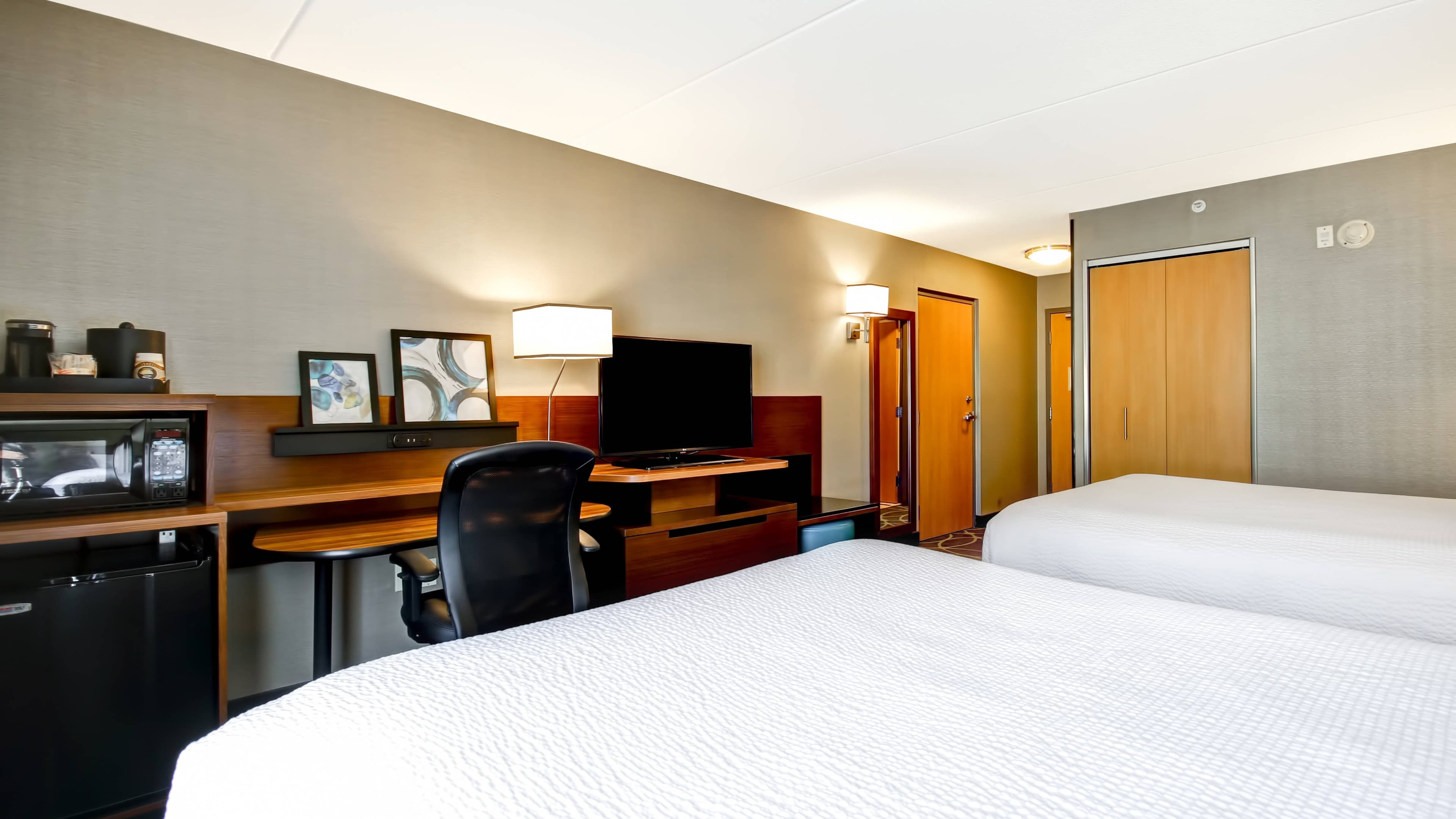 Fairfield Inn & Suites Guelph — 7