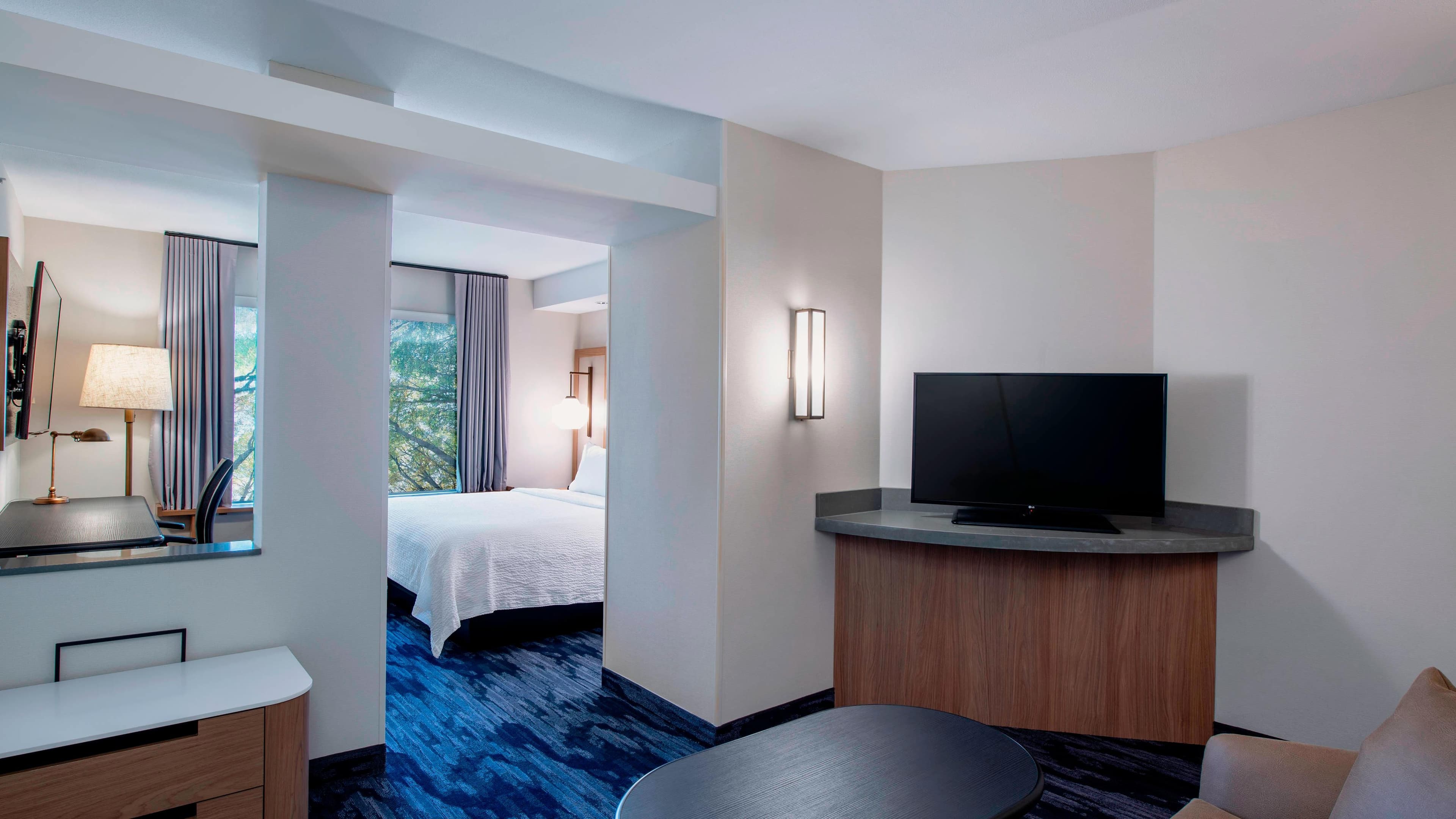 Fairfield Inn & Suites Kelowna - Image 2