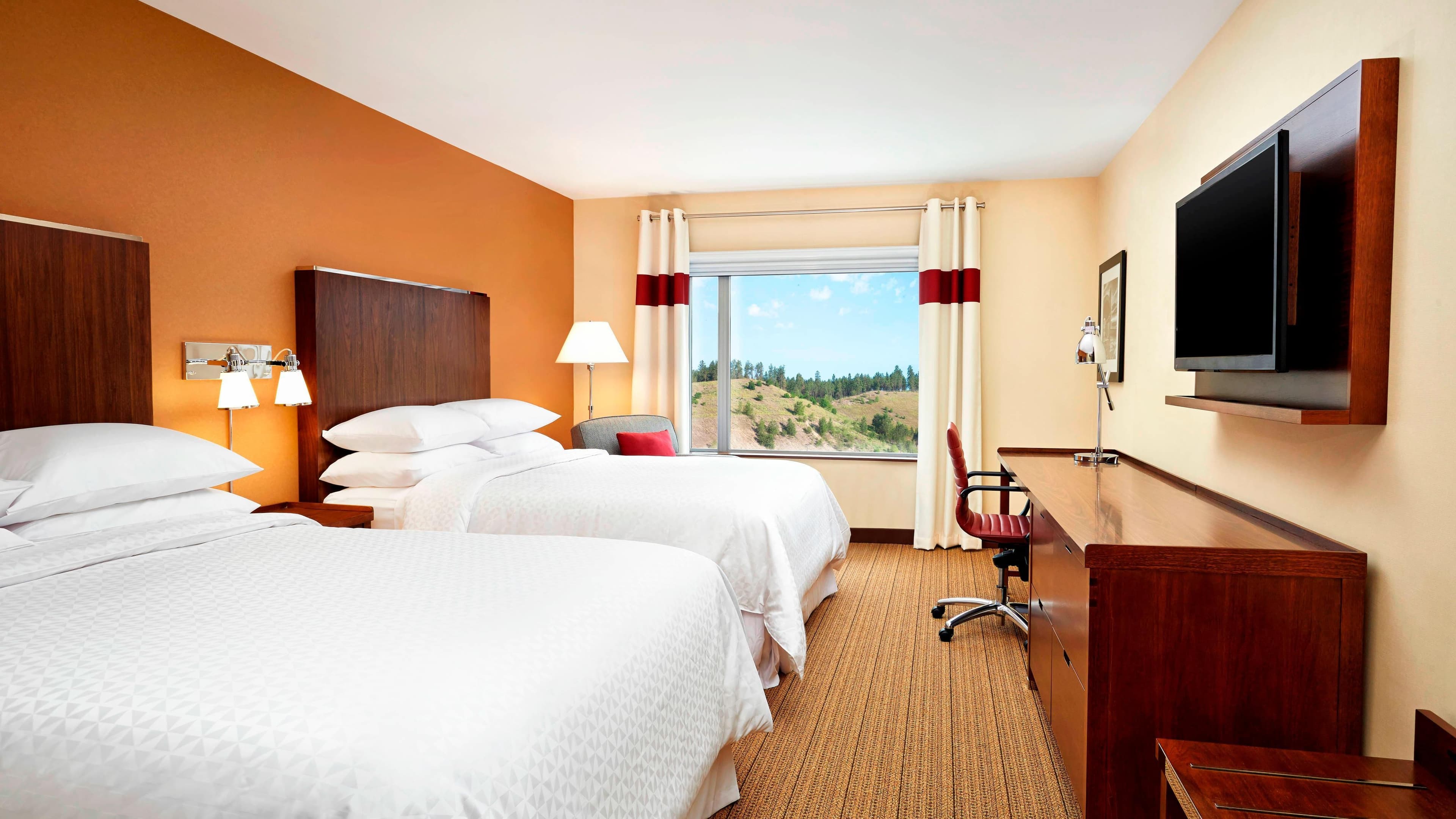 Four Points by Sheraton Kelowna Airport — 13