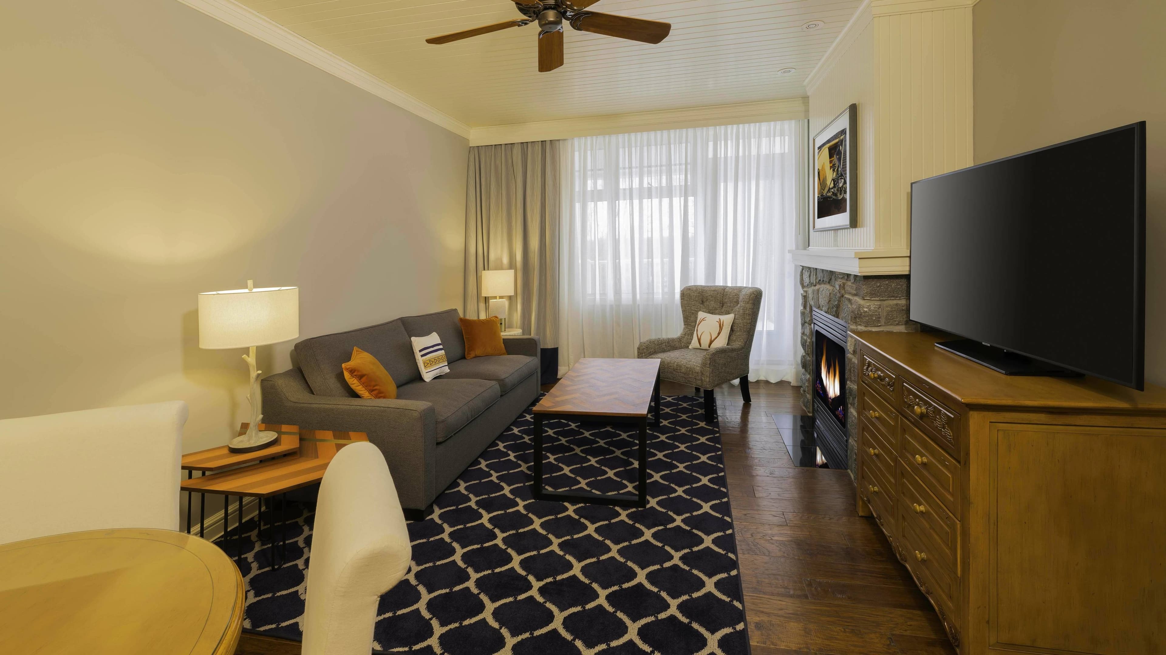 1 Bedroom Suite - Image 1