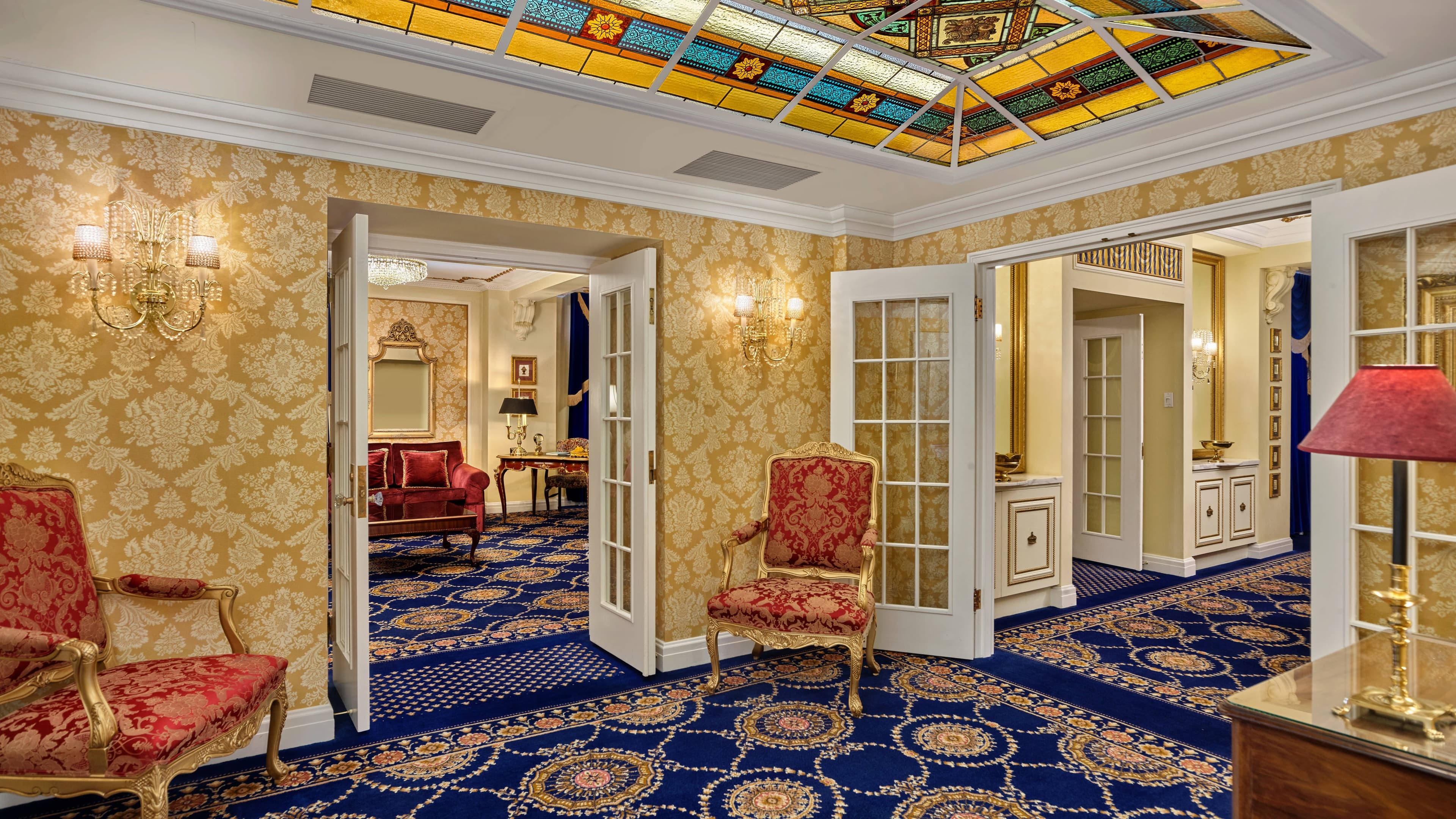 The Hotel Saskatchewan, Autograph Collection — 32