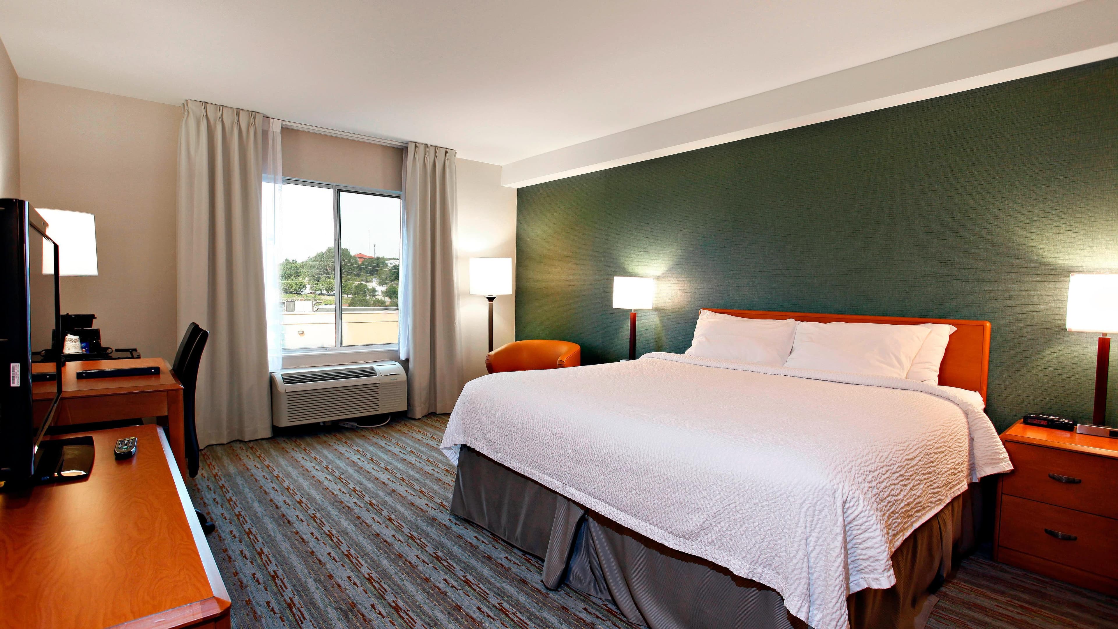 Fairfield Inn & Suites Sudbury — 8