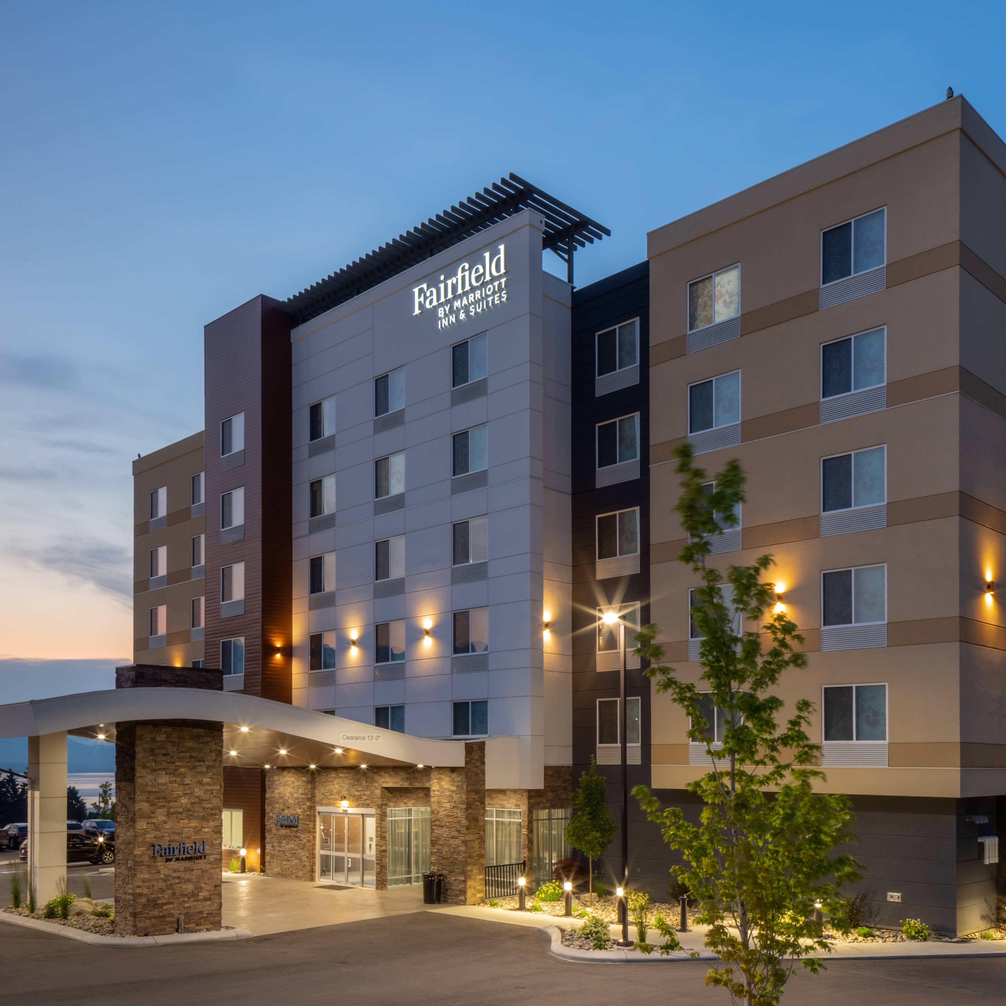 Fairfield Inn & Suites Salmon Arm - Image 1