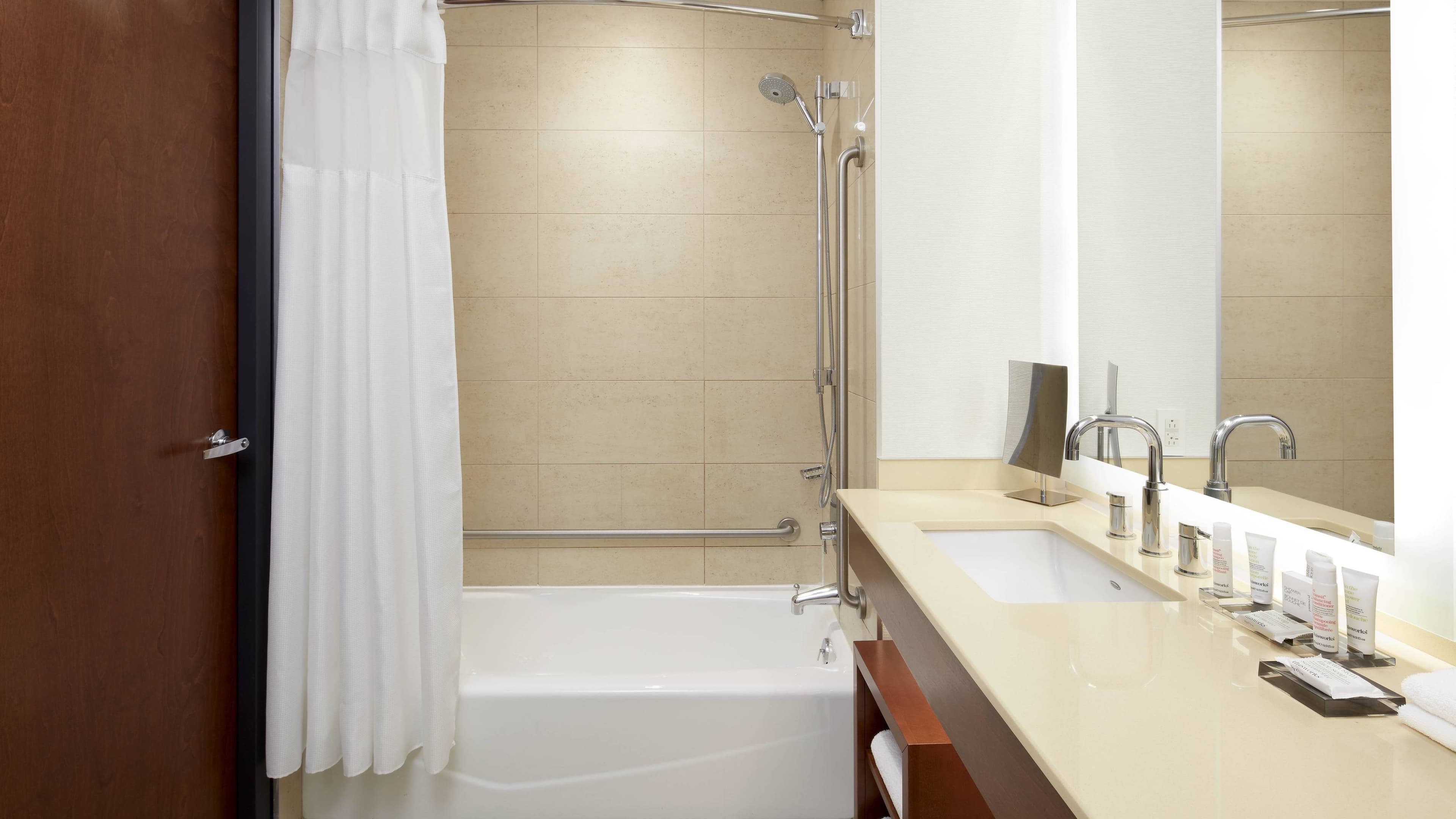 Montreal Airport Marriott In-Terminal Hotel — 6