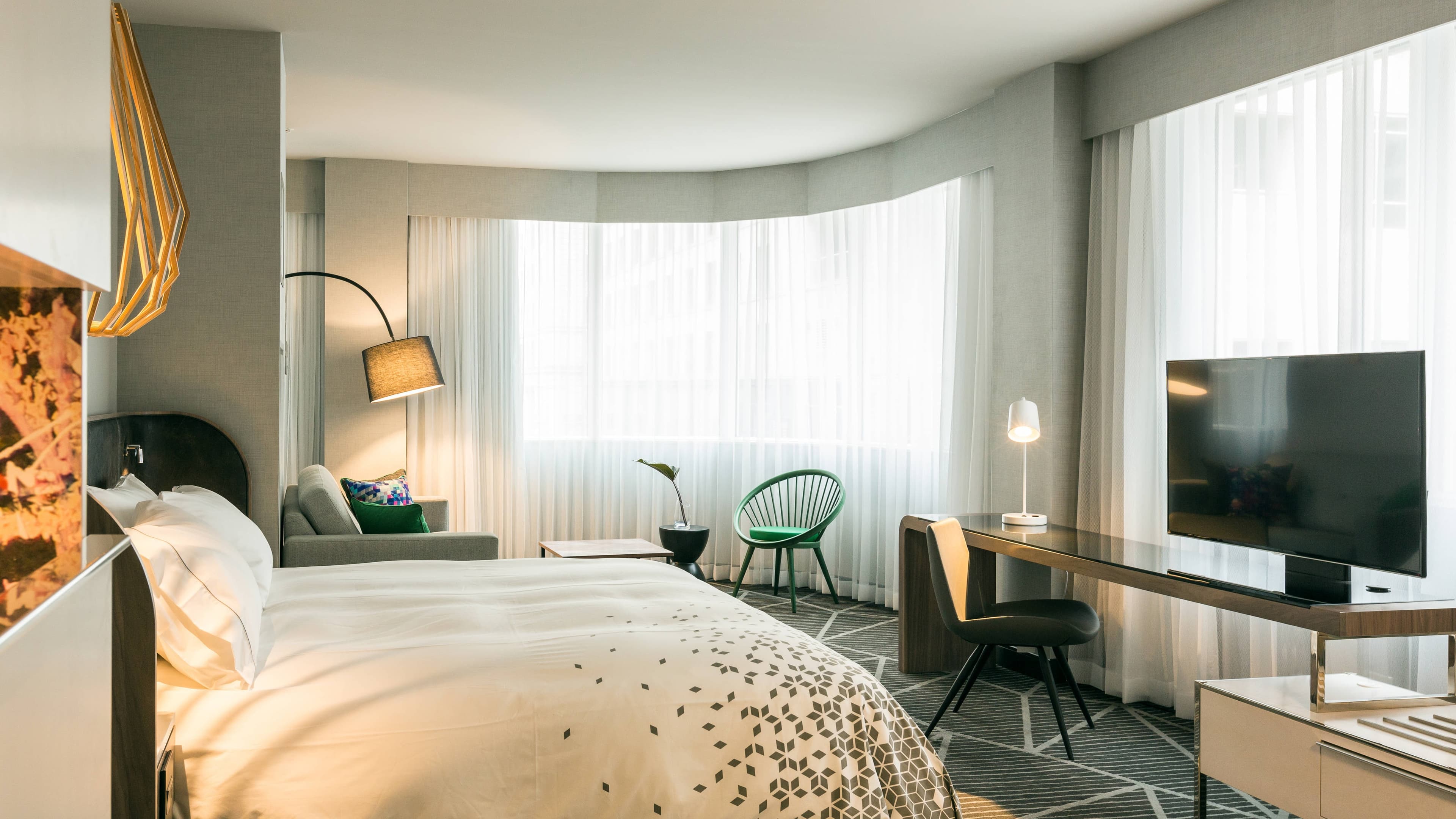 Renaissance Montreal Downtown Hotel — 17
