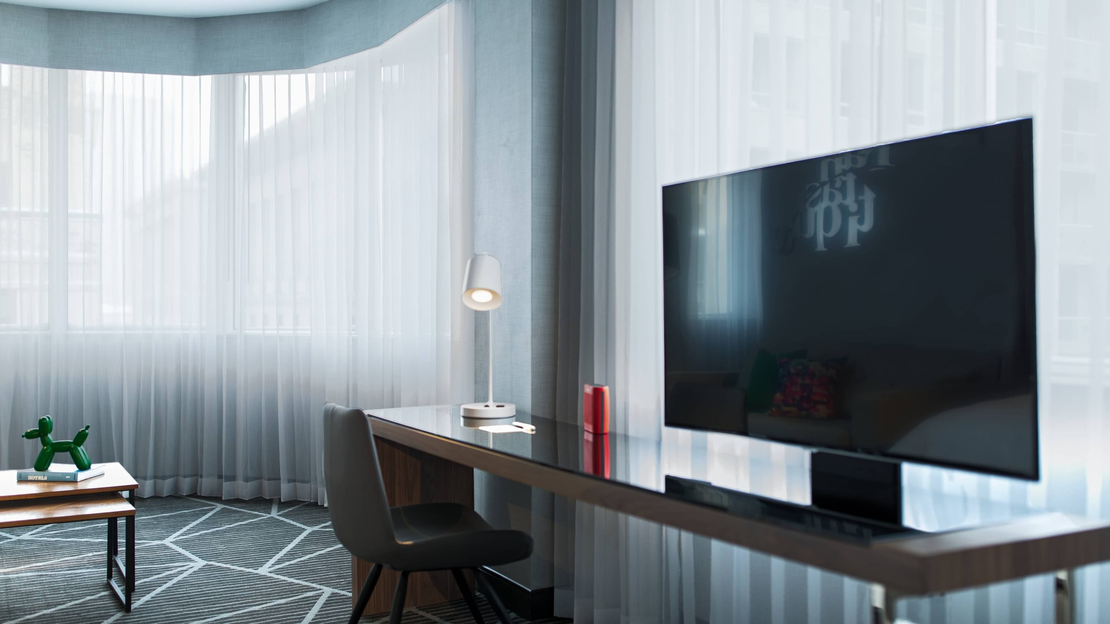 Renaissance Montreal Downtown Hotel — 19