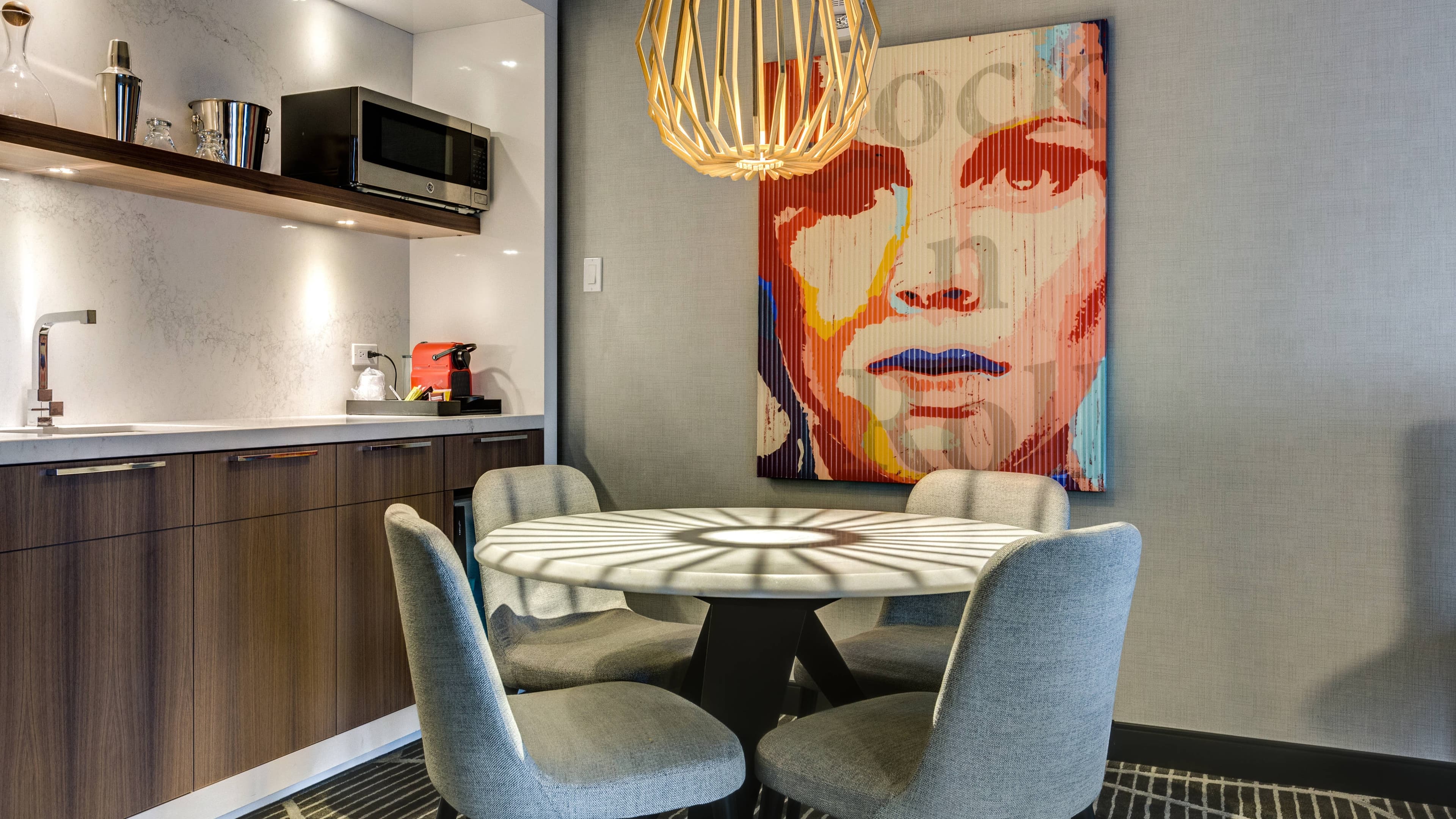 Renaissance Montreal Downtown Hotel — 10