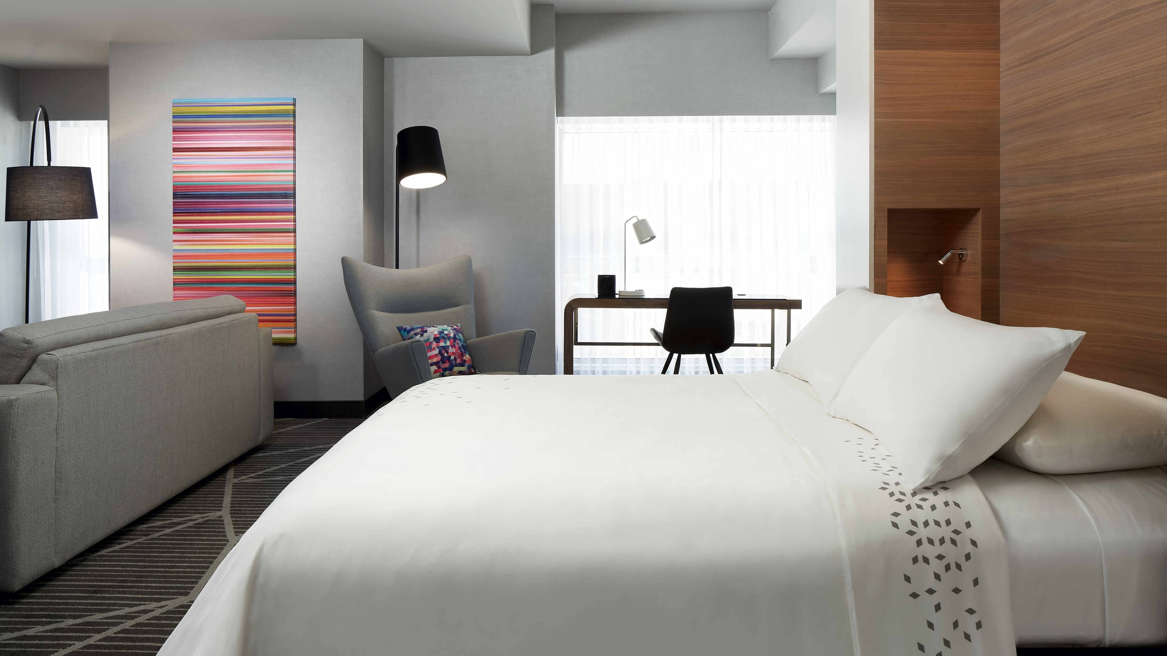 Renaissance Montreal Downtown Hotel — 8