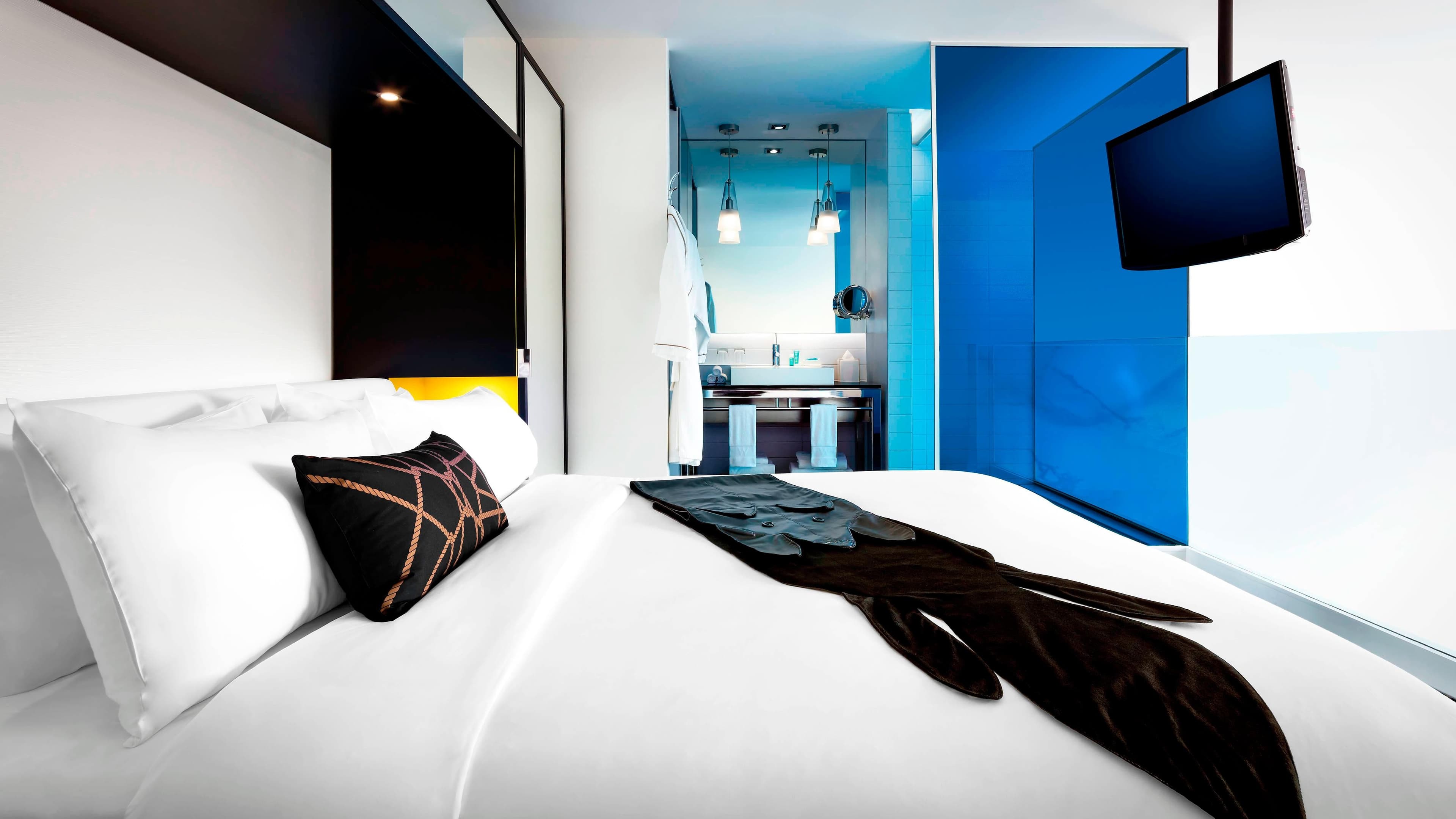W Montreal — 9