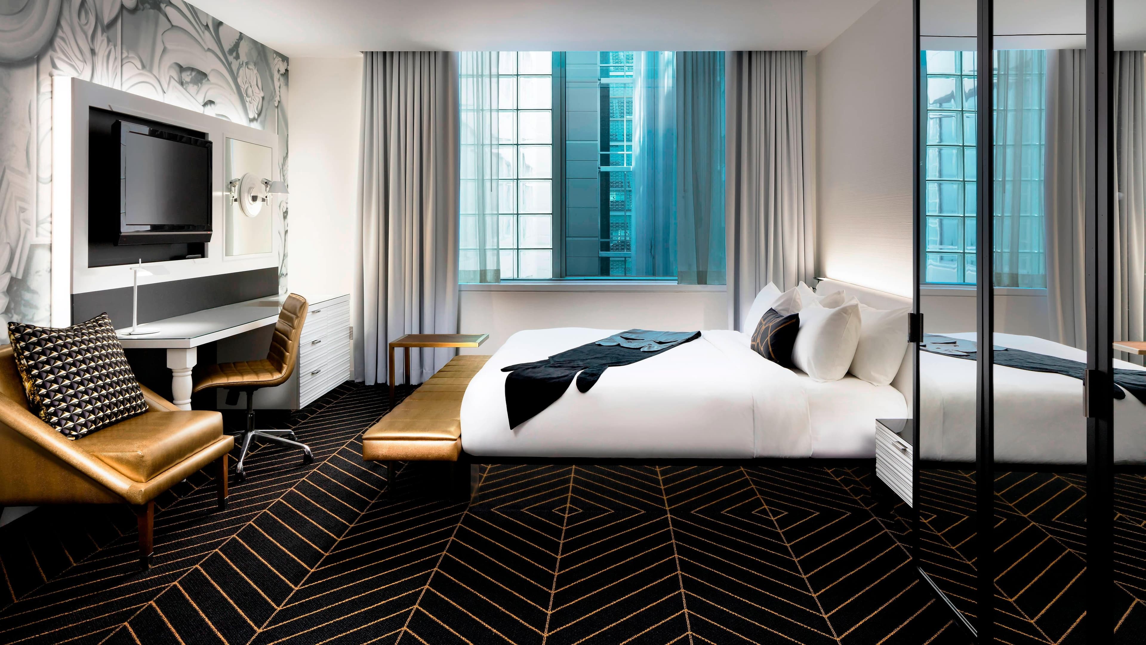 W Montreal — 18