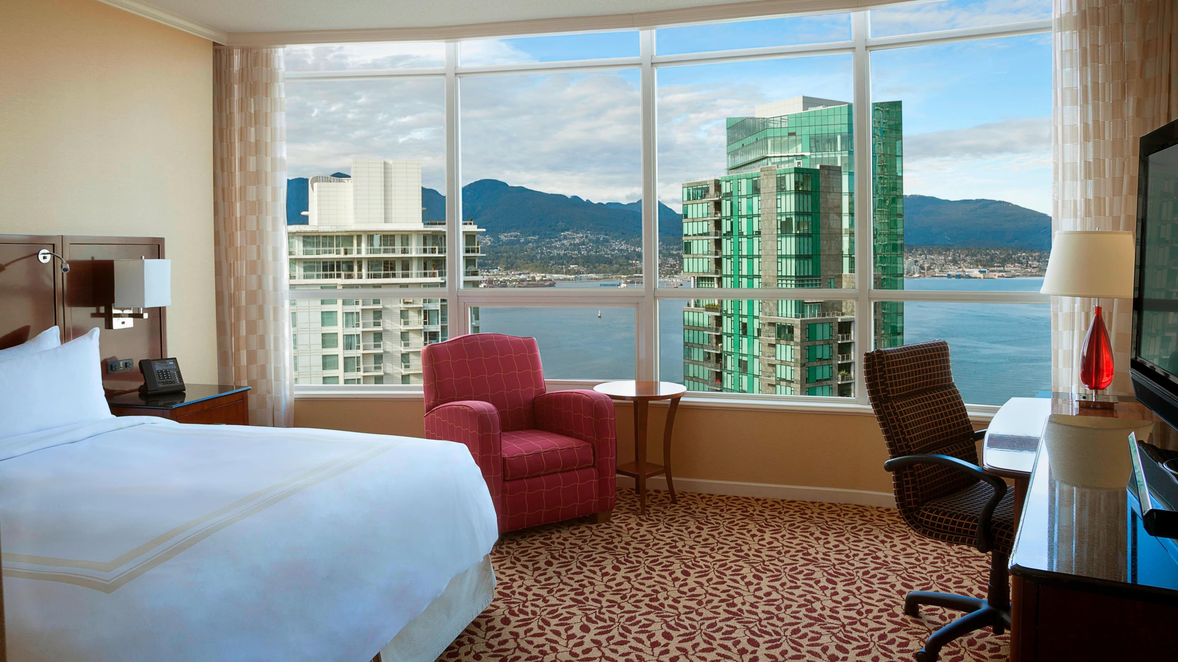 Holiday Inn & Suites Vancouver Downtown — 55