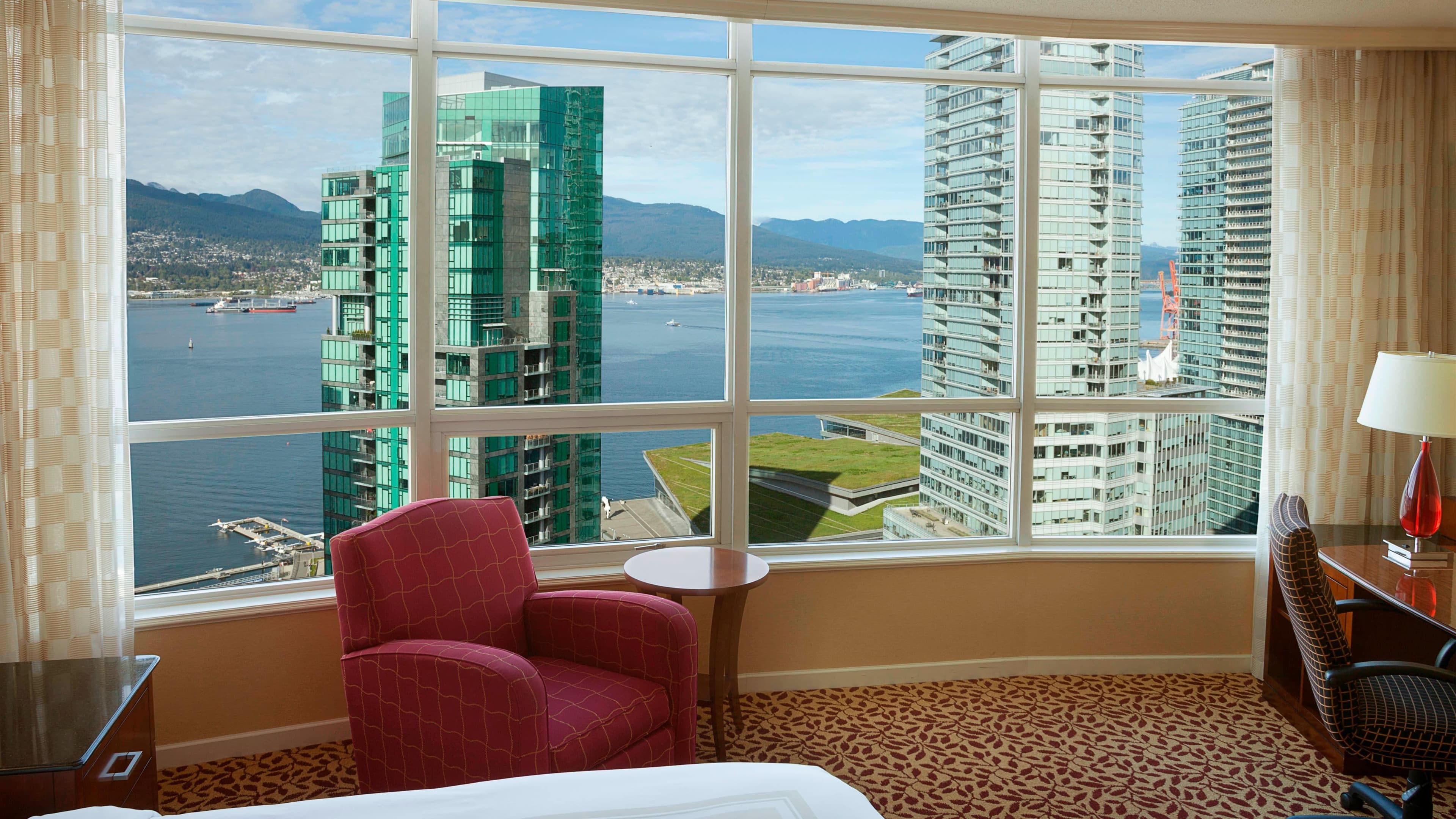 Holiday Inn & Suites Vancouver Downtown — 56