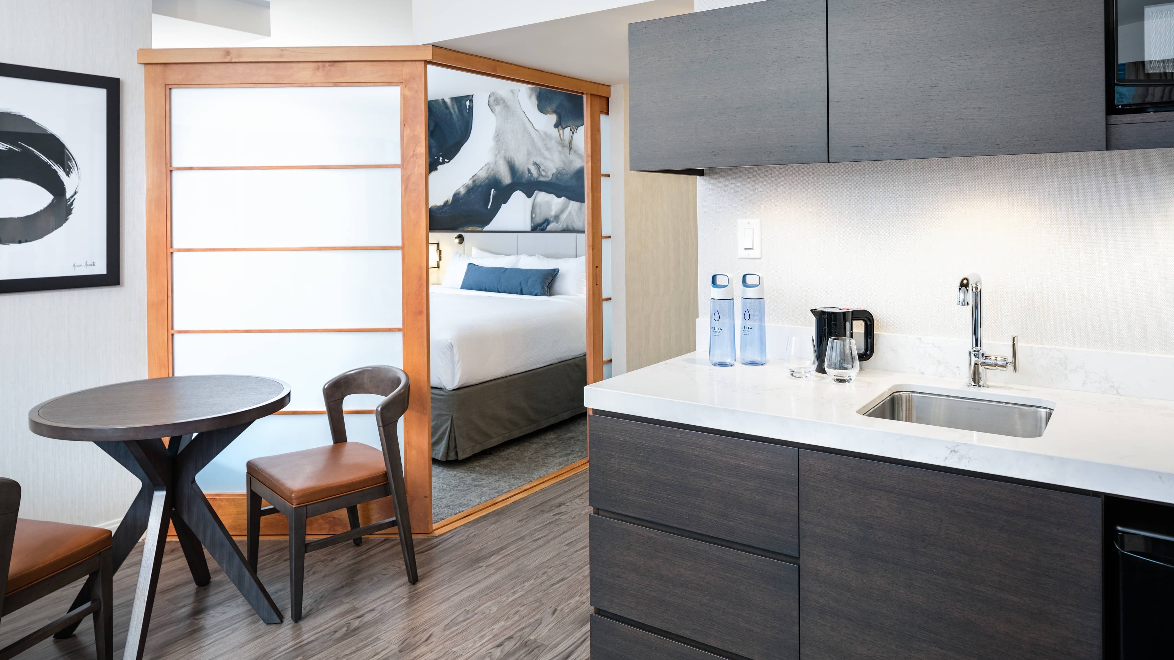 Delta Hotels Vancouver Downtown Suites — 12