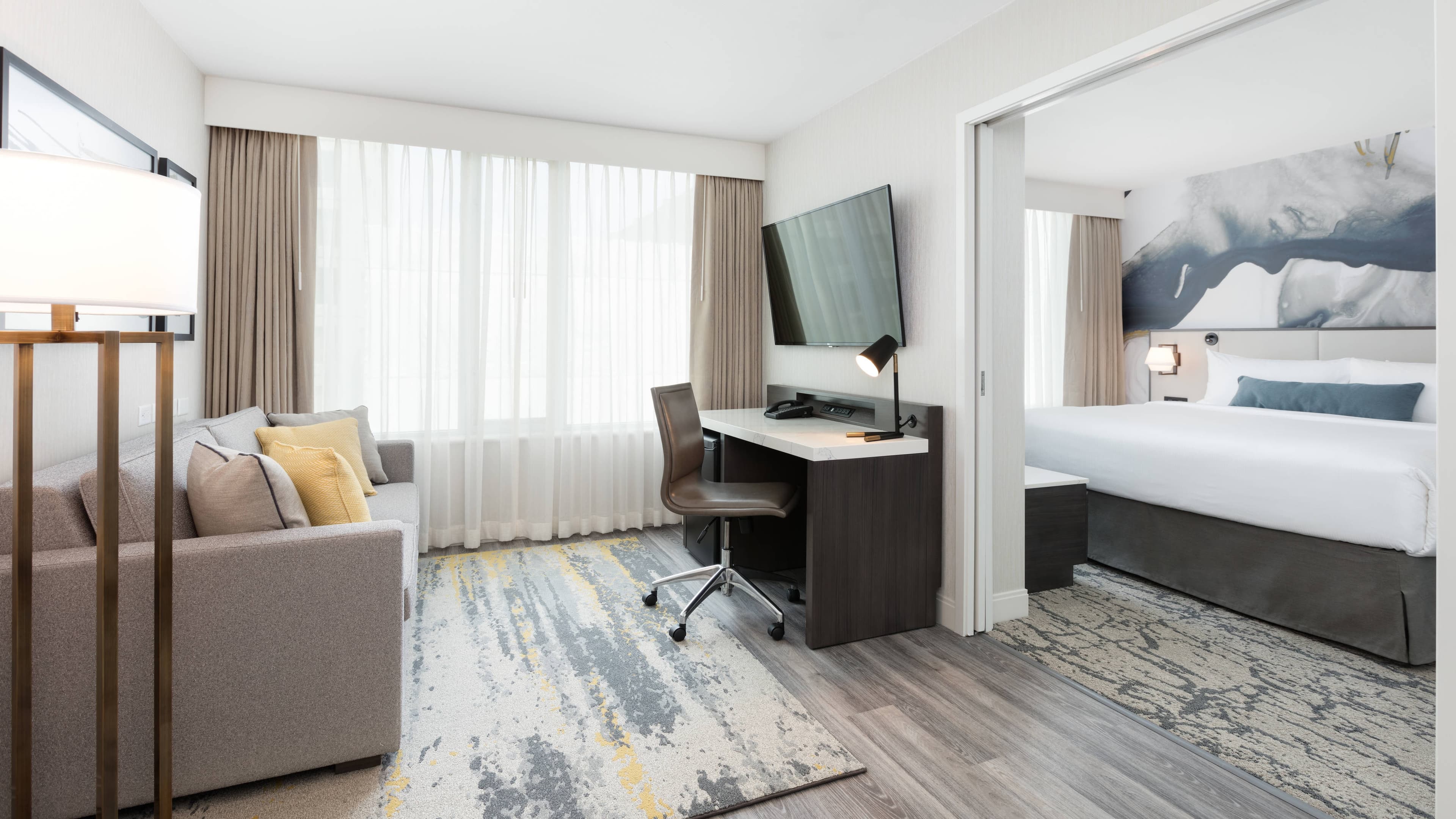 Suite - Image 1